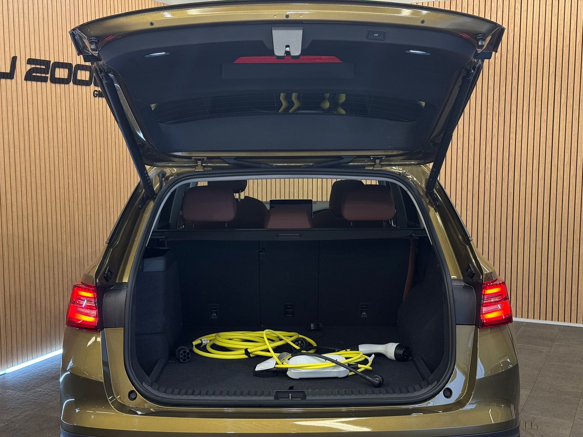 SKODA Kodiaq 1.5 TSI PHEV Selection *Vollleder Sitze*-image-7