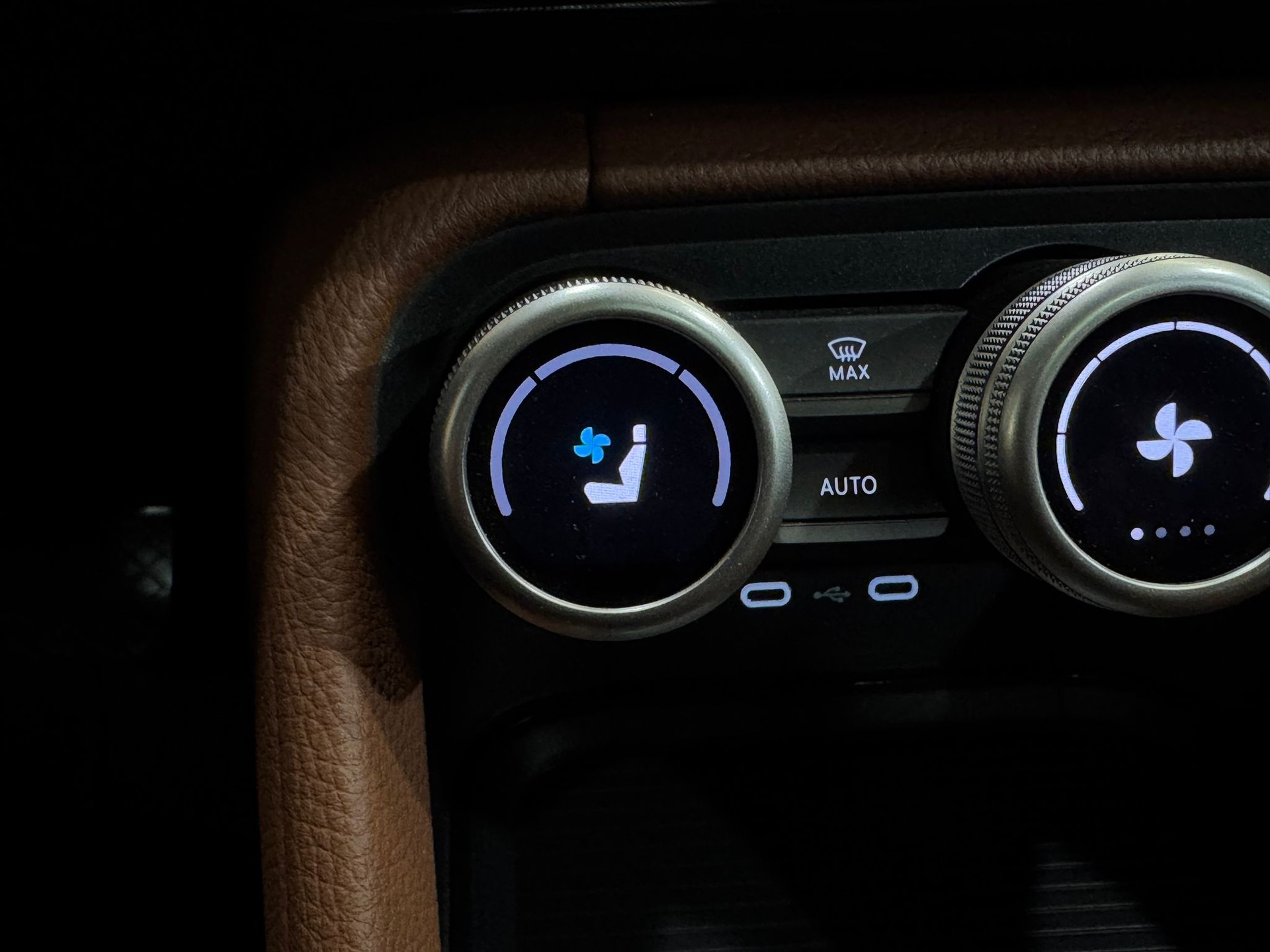 SKODA Kodiaq 1.5 TSI PHEV Selection *Vollleder Sitze*-image-28