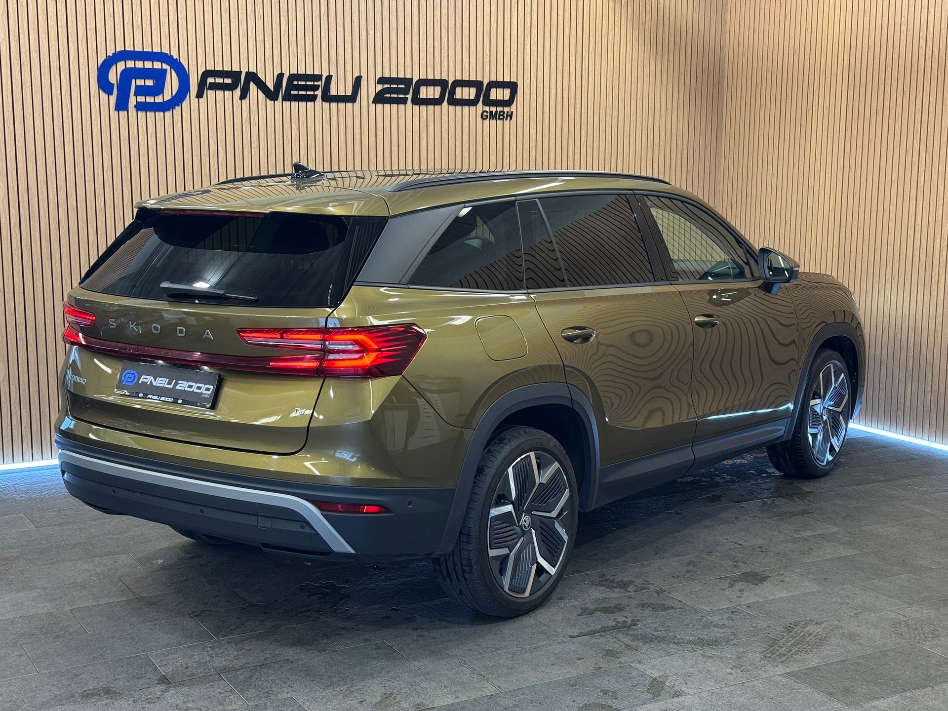 SKODA Kodiaq 1.5 TSI PHEV Selection *Vollleder Sitze*-image-6