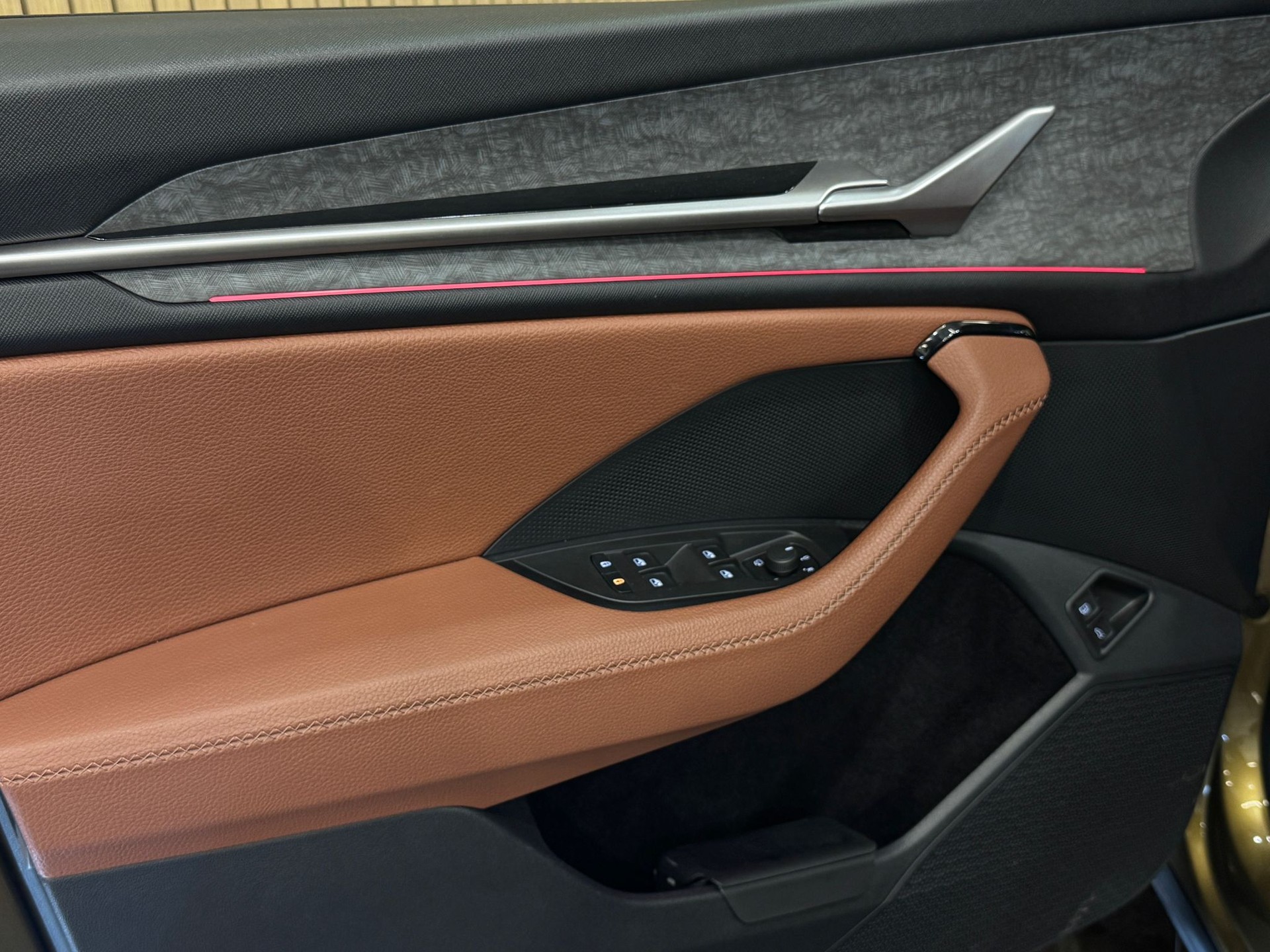 SKODA Kodiaq 1.5 TSI PHEV Selection *Vollleder Sitze*-image-9