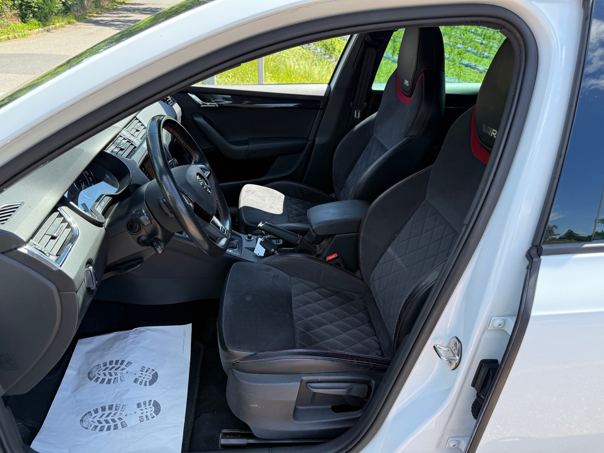 SKODA Octavia Combi 2.0 TDI RS 4x4 DSG-image-7
