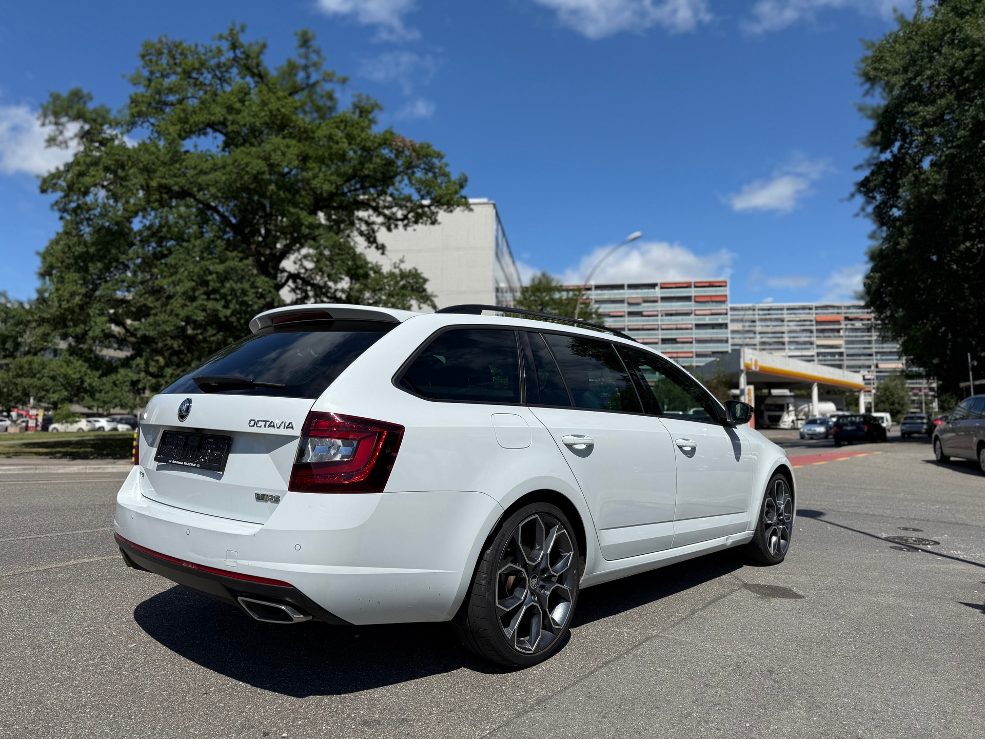 SKODA Octavia Combi 2.0 TDI RS 4x4 DSG-image-6