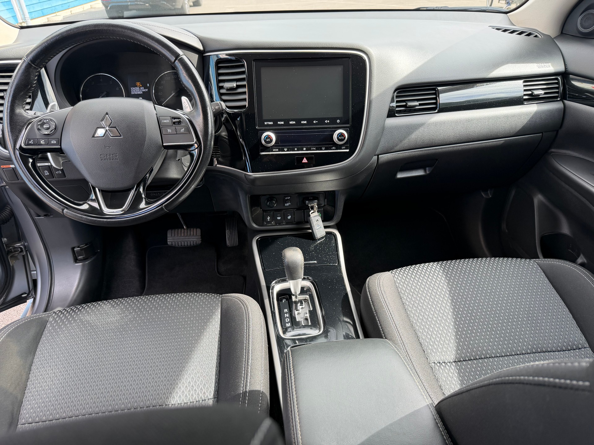 MITSUBISHI Outlander 2.0 Value 4WD CVT-image-7