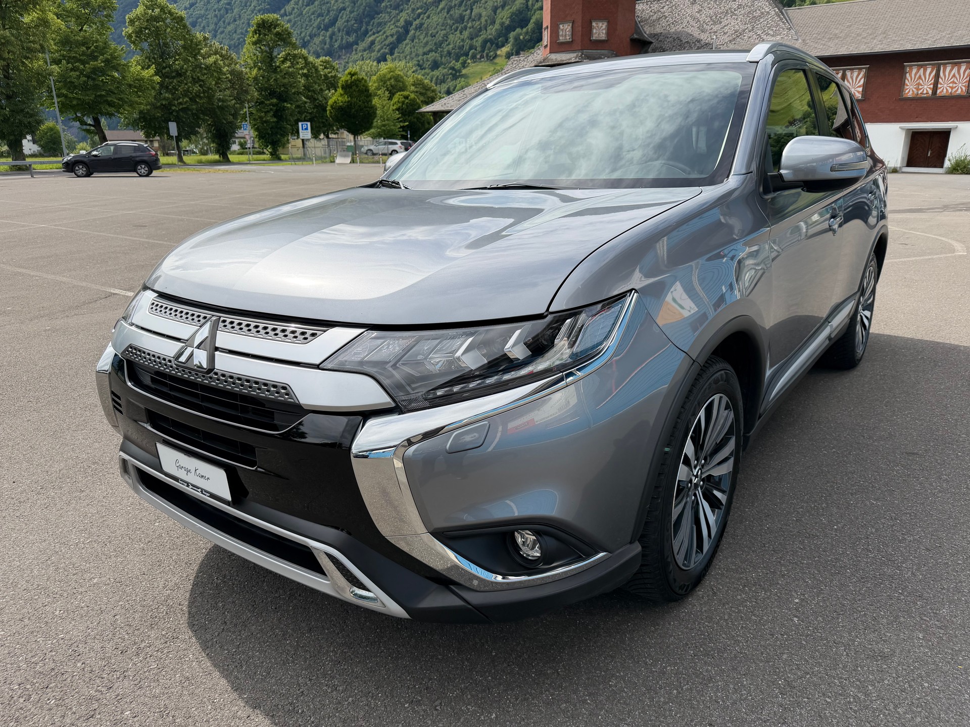 MITSUBISHI Outlander 2.0 Value 4WD CVT-showroom-element-1