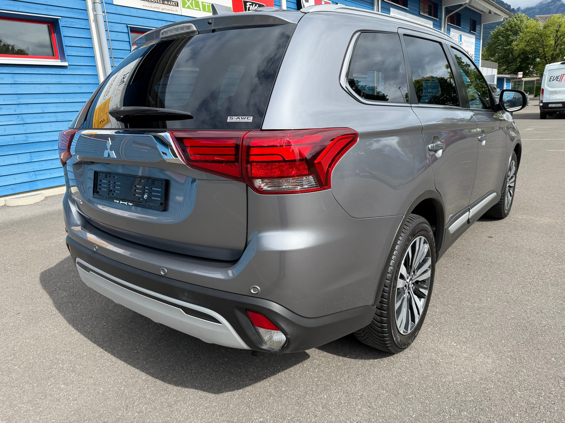 MITSUBISHI Outlander 2.0 Value 4WD CVT-showroom-element-2