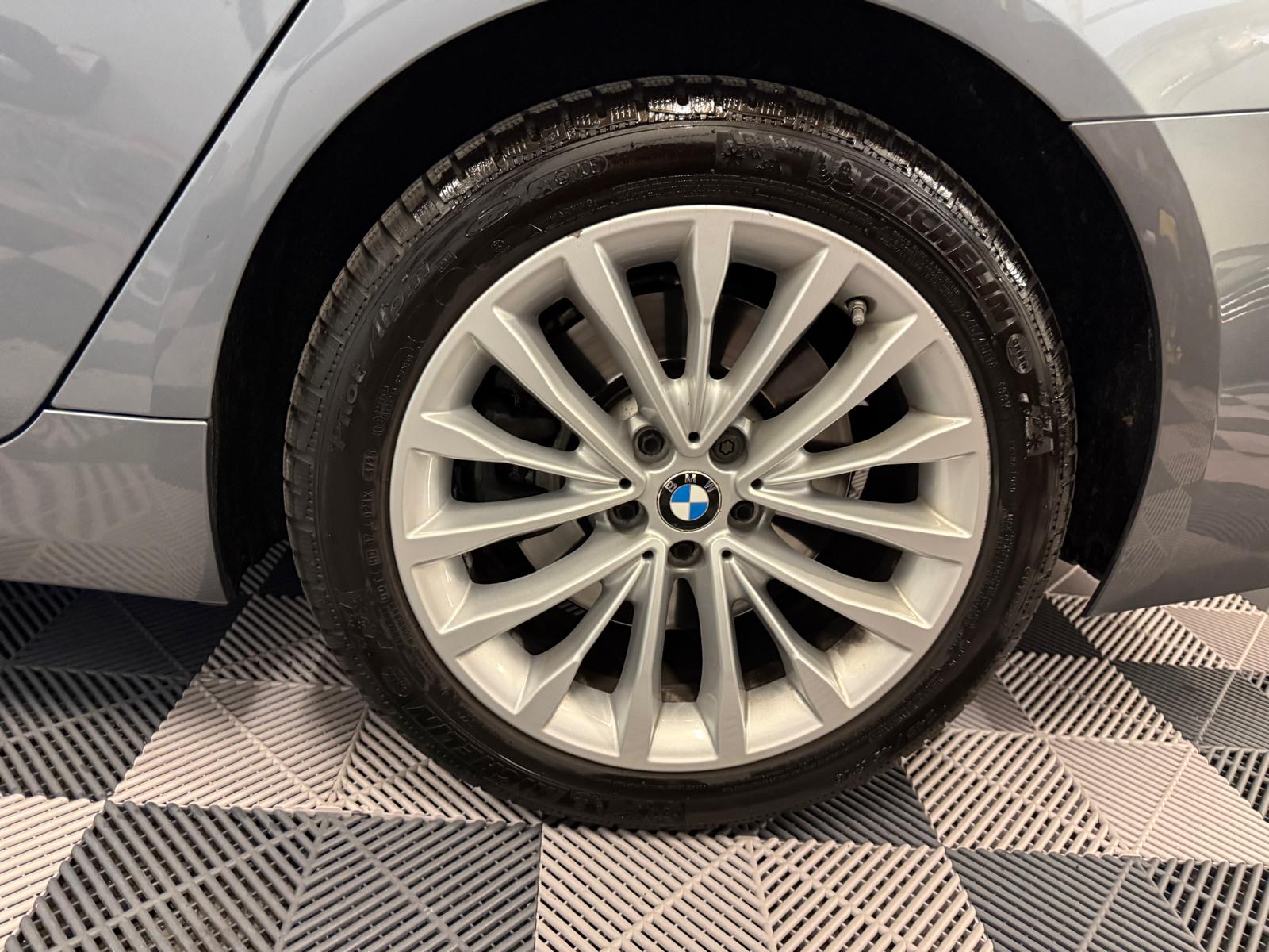 BMW 530d xDrive Touring Luxury Line Steptronic-image-30