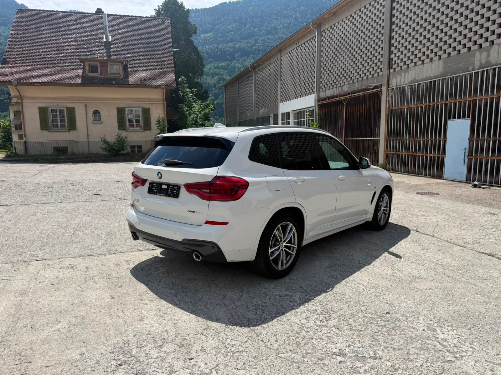 BMW X3 xDrive 20i M Sport Steptronic-showroom-element-3