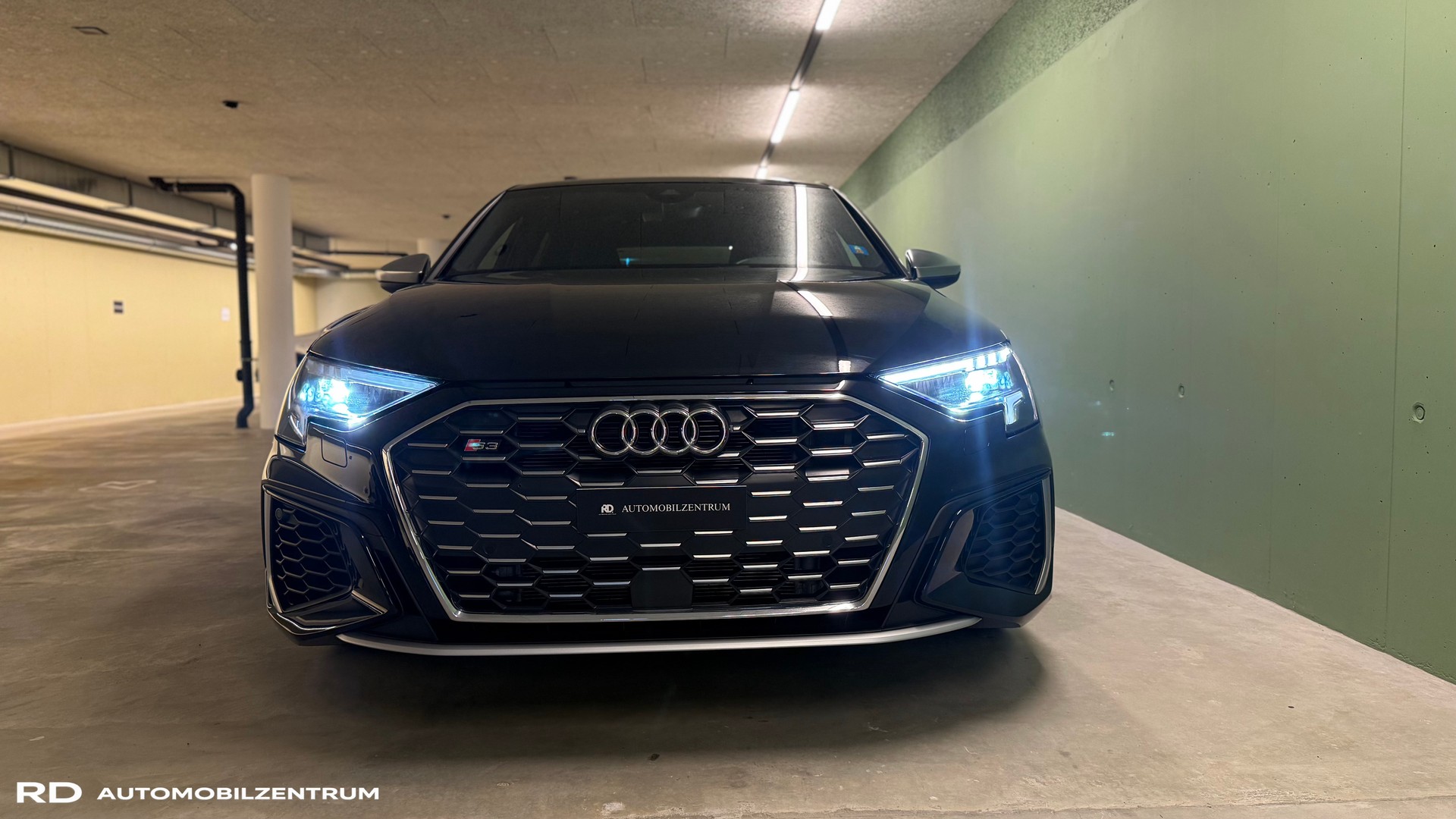 AUDI S3 Sportback 2.0 TFSI quattro S-tronic-image-9