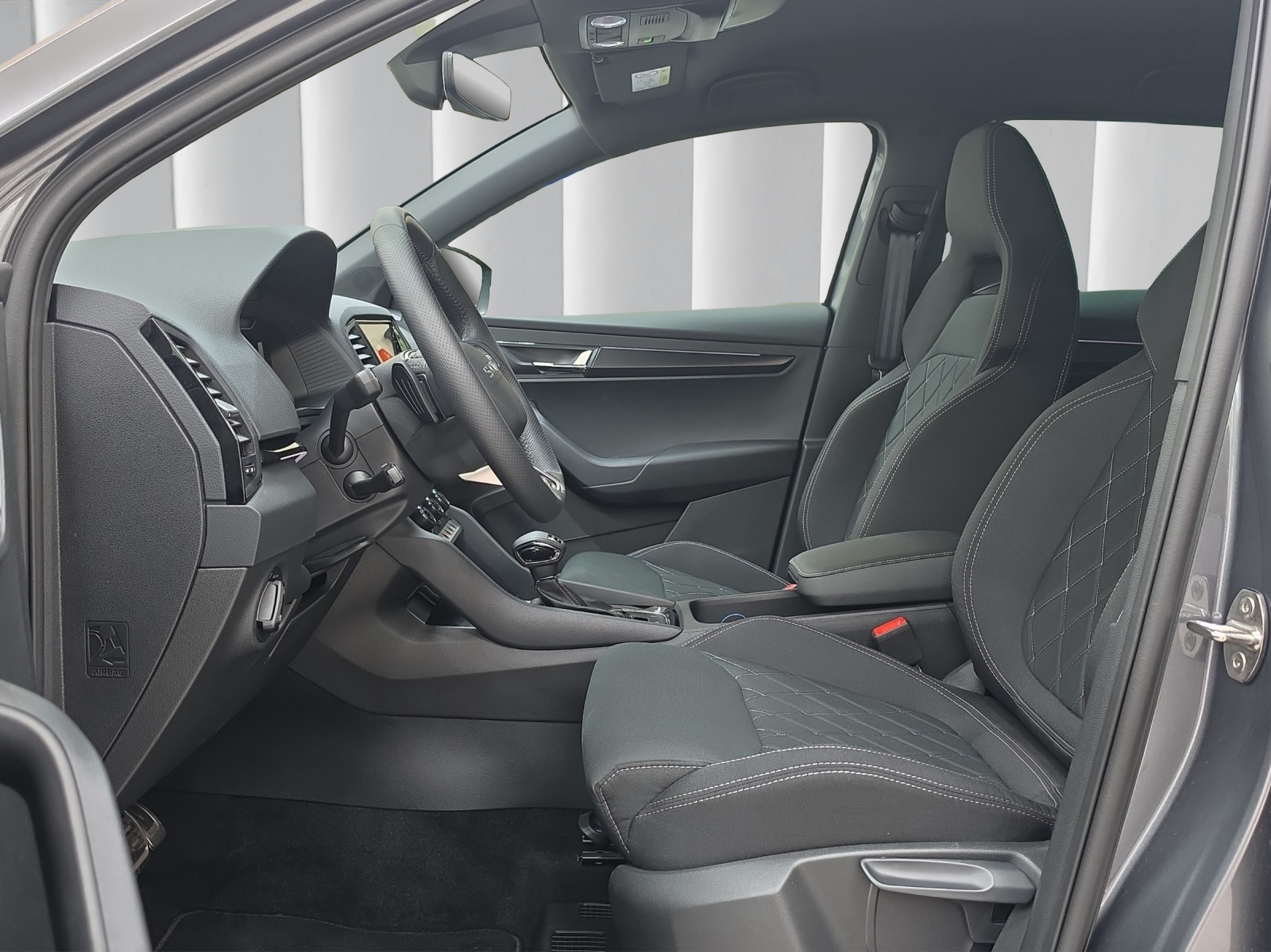 SKODA Karoq 2.0 TSI SportLine 4x4 DSG-image-10
