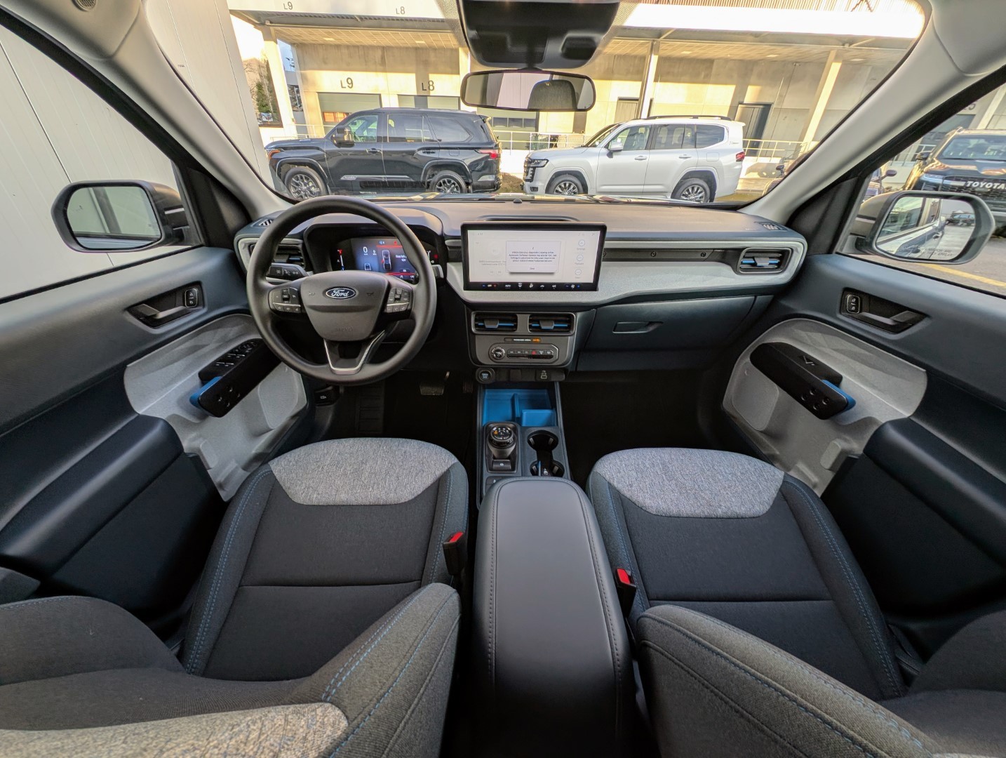 FORD MAVERICK 2.0 XLT AWD-showroom-element-3