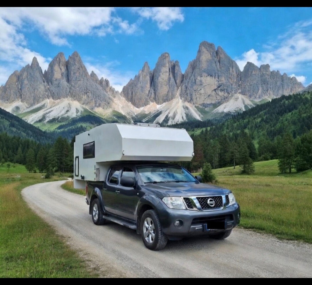 NISSAN NAVARA