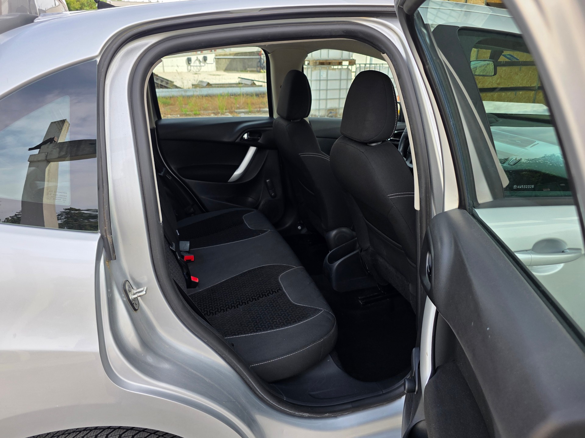 CITROEN C3 1.1i Attraction-image-9