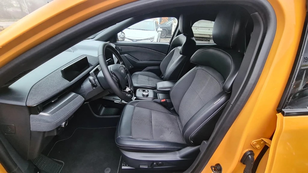FORD Mustang MACH-E GT AWD 91 kWh ** 601 PS ** Voll-Leder ** Gr-Navi ** RF-Kamera 360° ** Panorama-Glasdach ** Head UP Display **-image-11