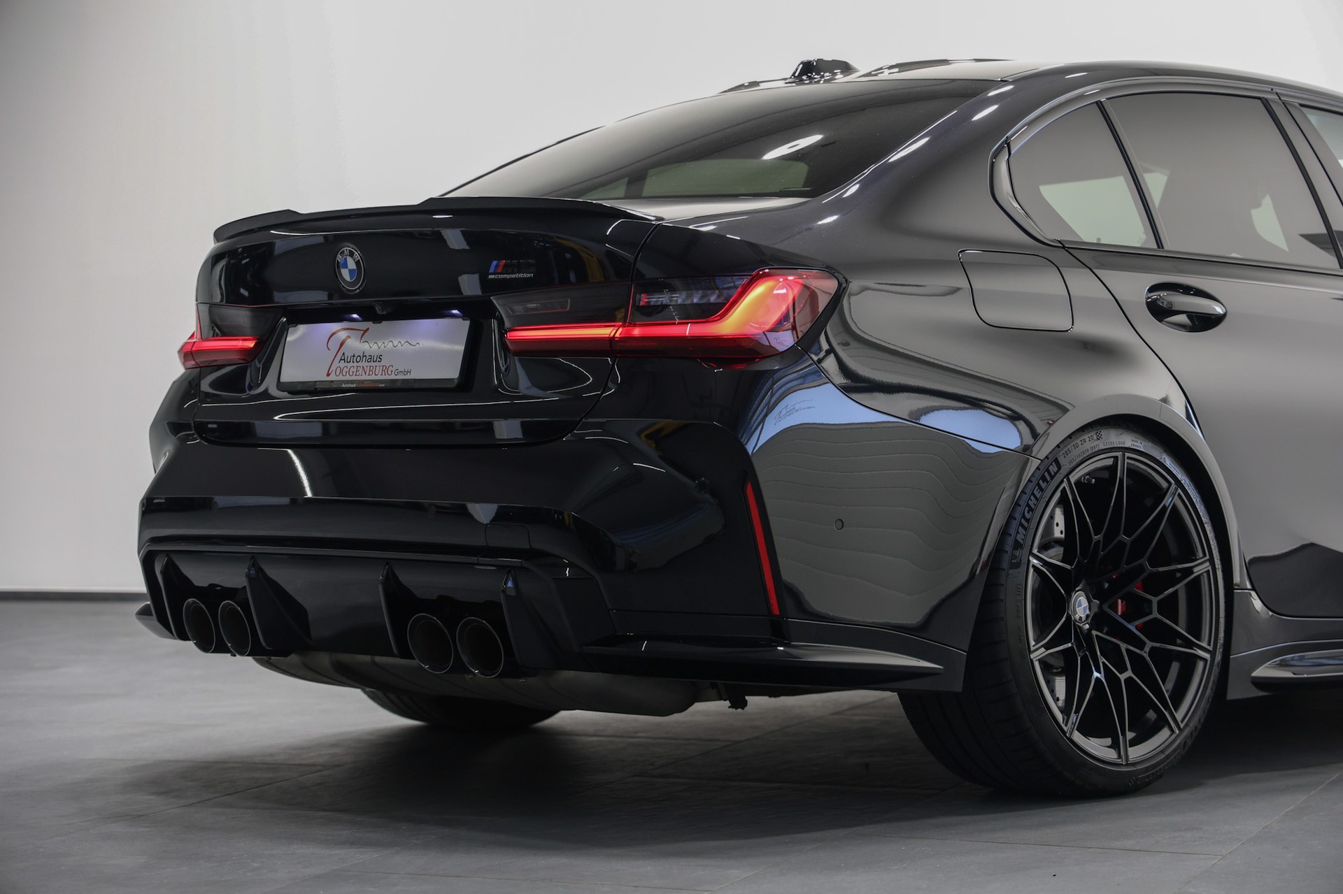 BMW M3 Competition M xDrive *M Drivers Package*KW Tieferlegung*-image-9