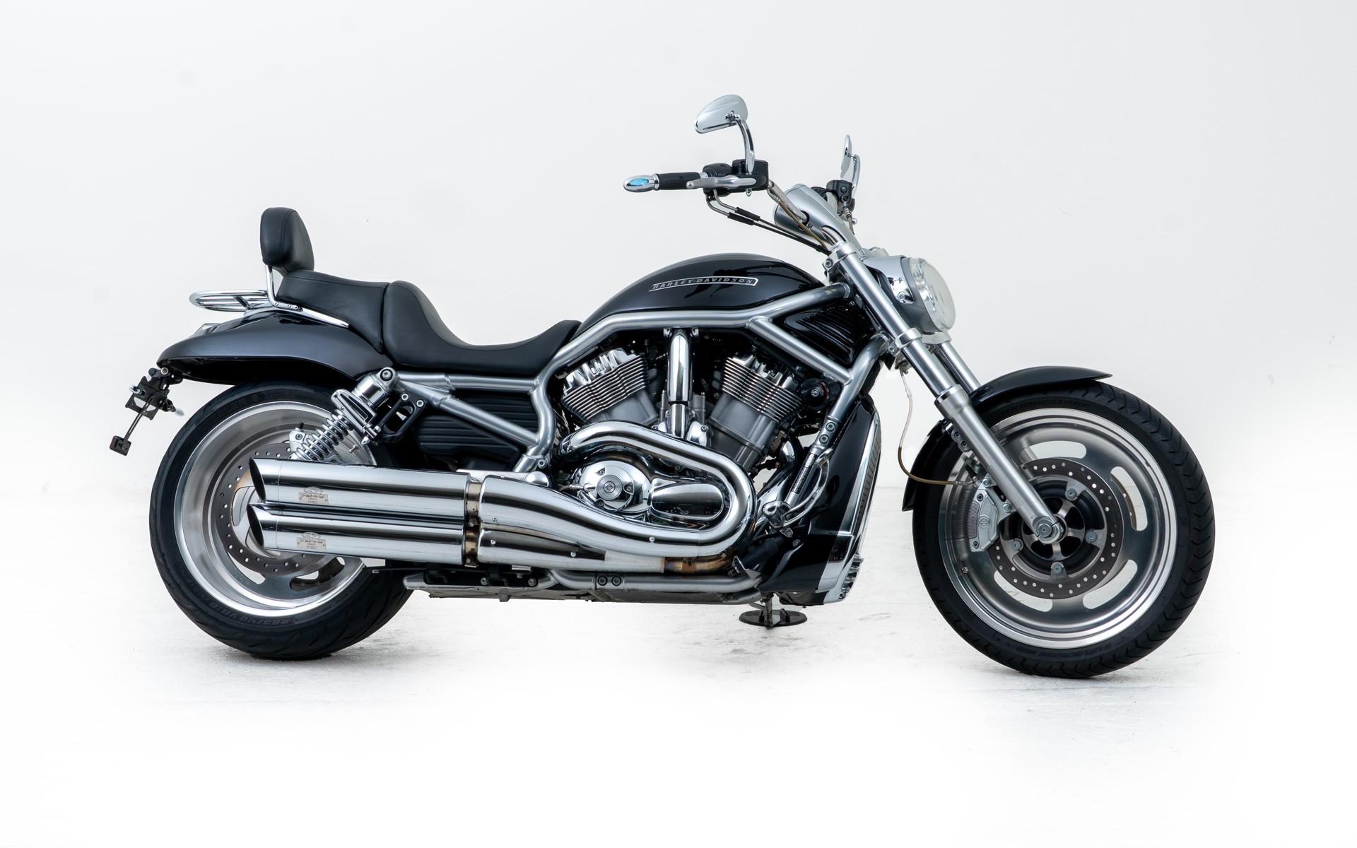 HARLEY-DAVIDSON VRSCAW V-Rod-image-1