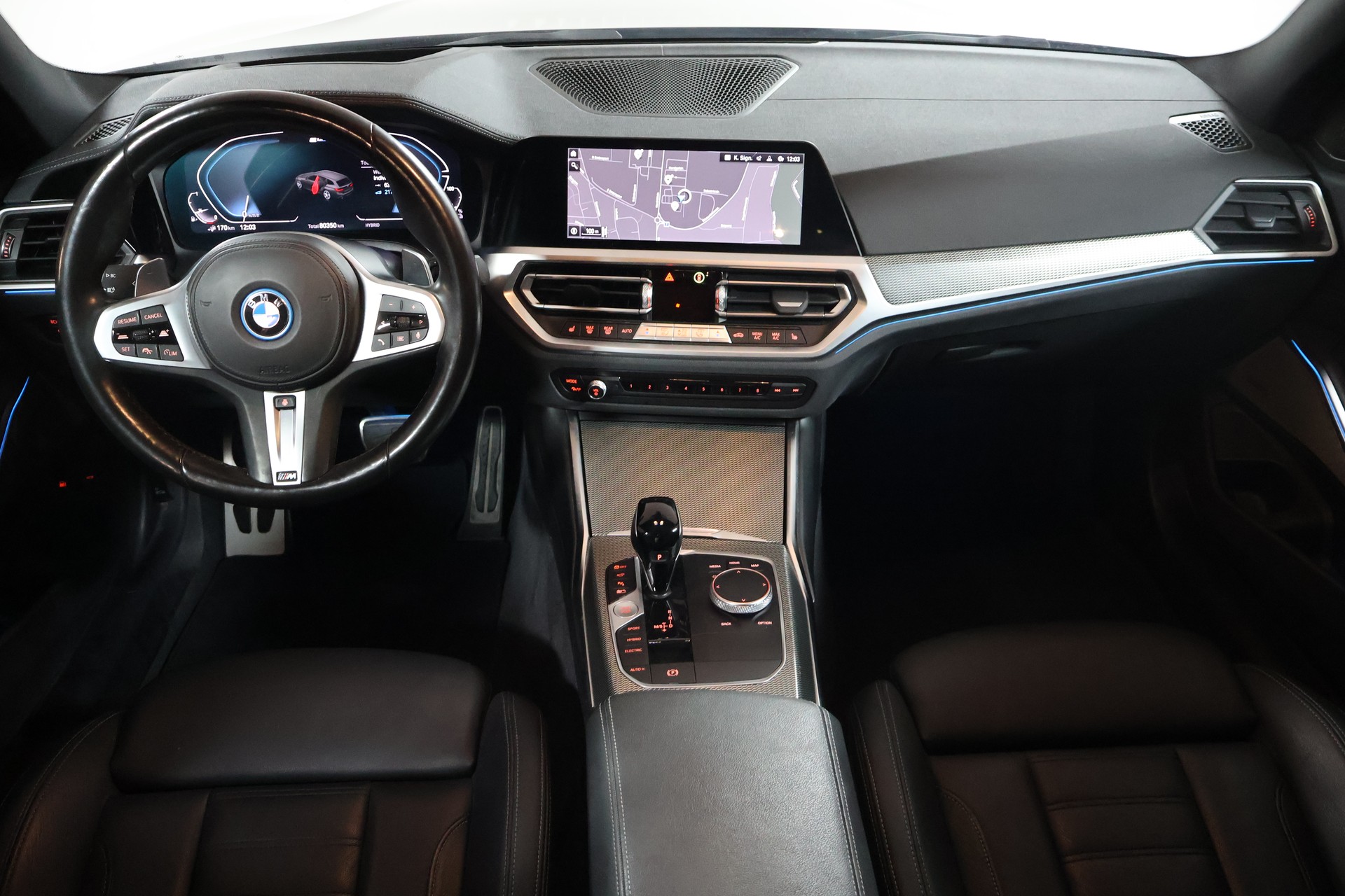 BMW 330e x DriveTouring M Sport Steptronic-image-14