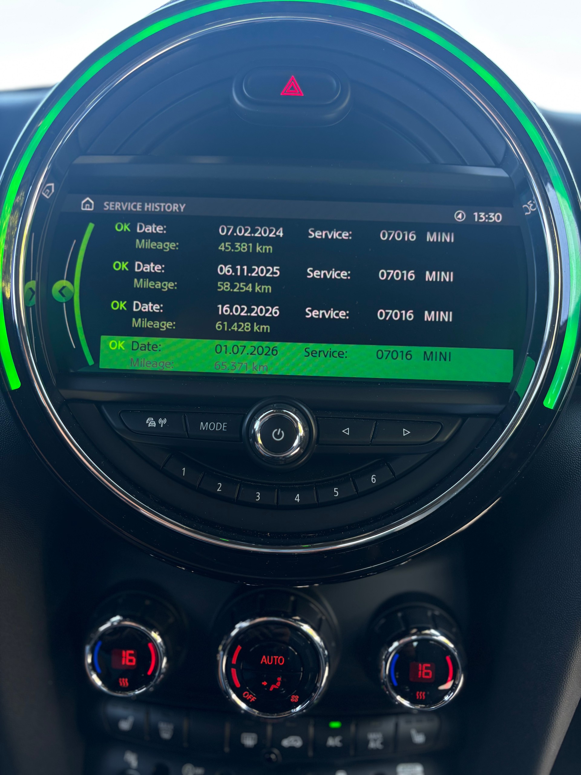 MINI Cooper Steptronic DKG 5- Doors-image-12