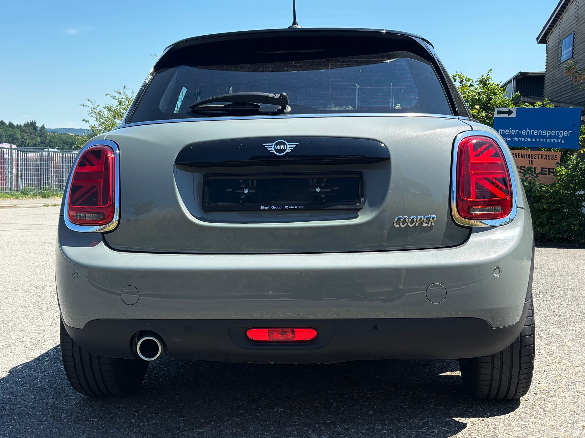 MINI Cooper Steptronic DKG 5- Doors-showroom-element-3