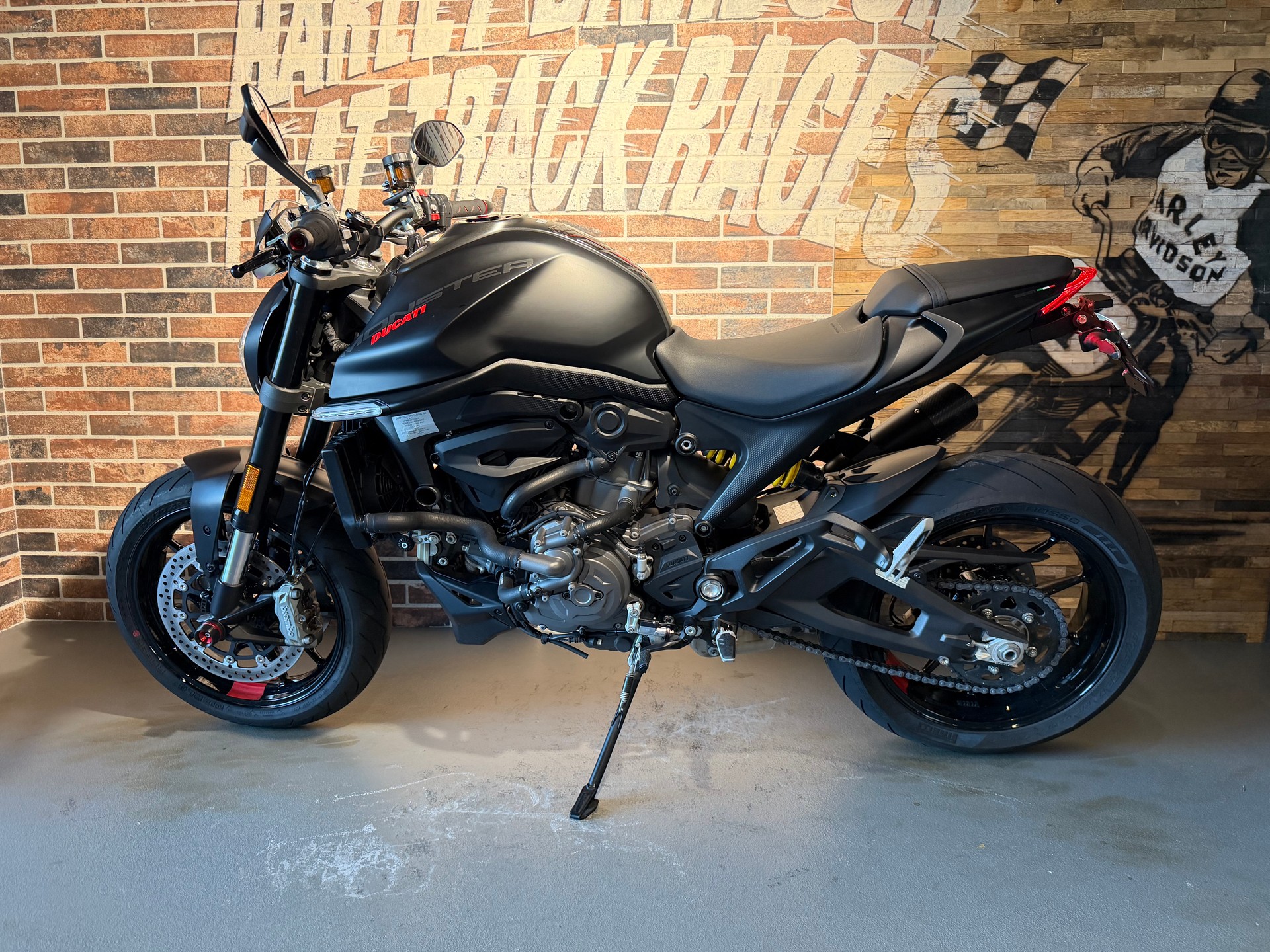DUCATI Monster + 937 Dark Staealth (35 KW possible)-image-3