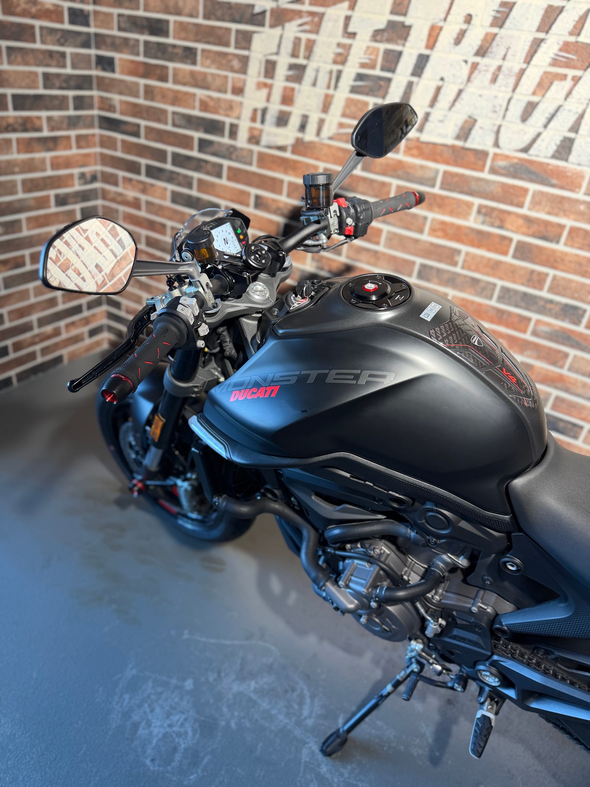 DUCATI Monster + 937 Dark Staealth (35 KW possible)-image-2