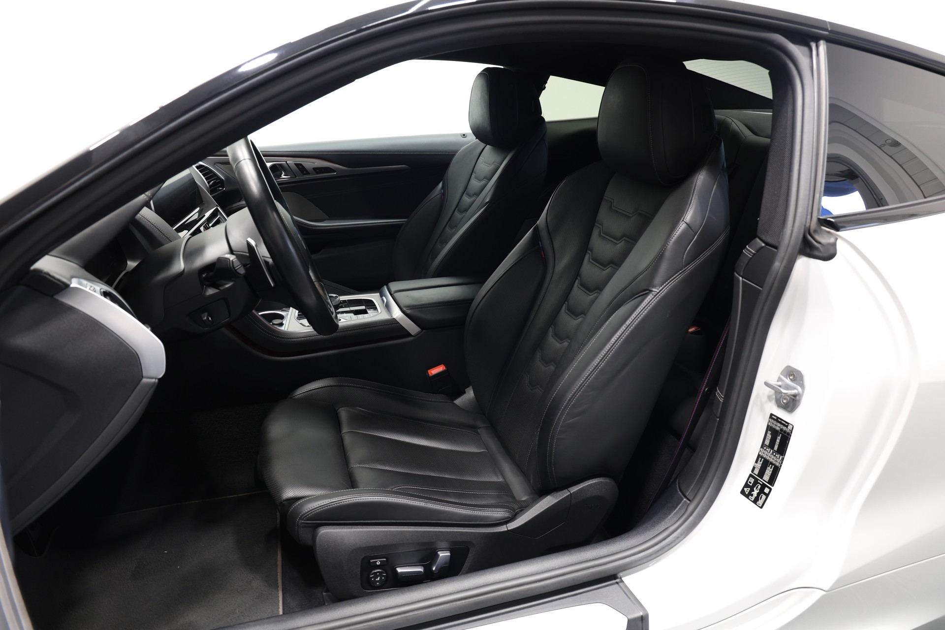 BMW 840d xDrive M Sport Steptronic *CH-Fahrzeug*-image-17