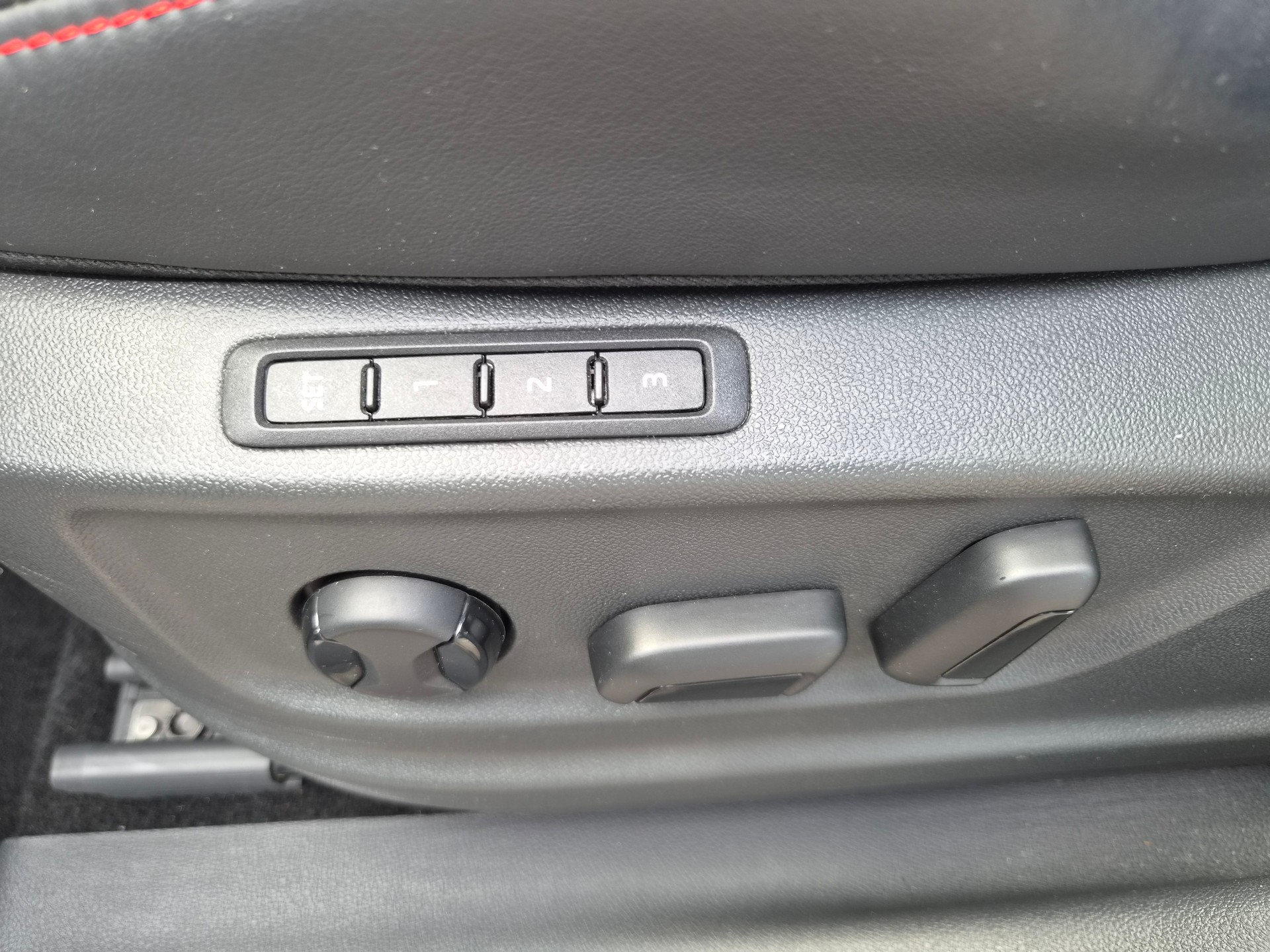 SKODA Kodiaq 2.0 TSI 4x4 RS-image-24