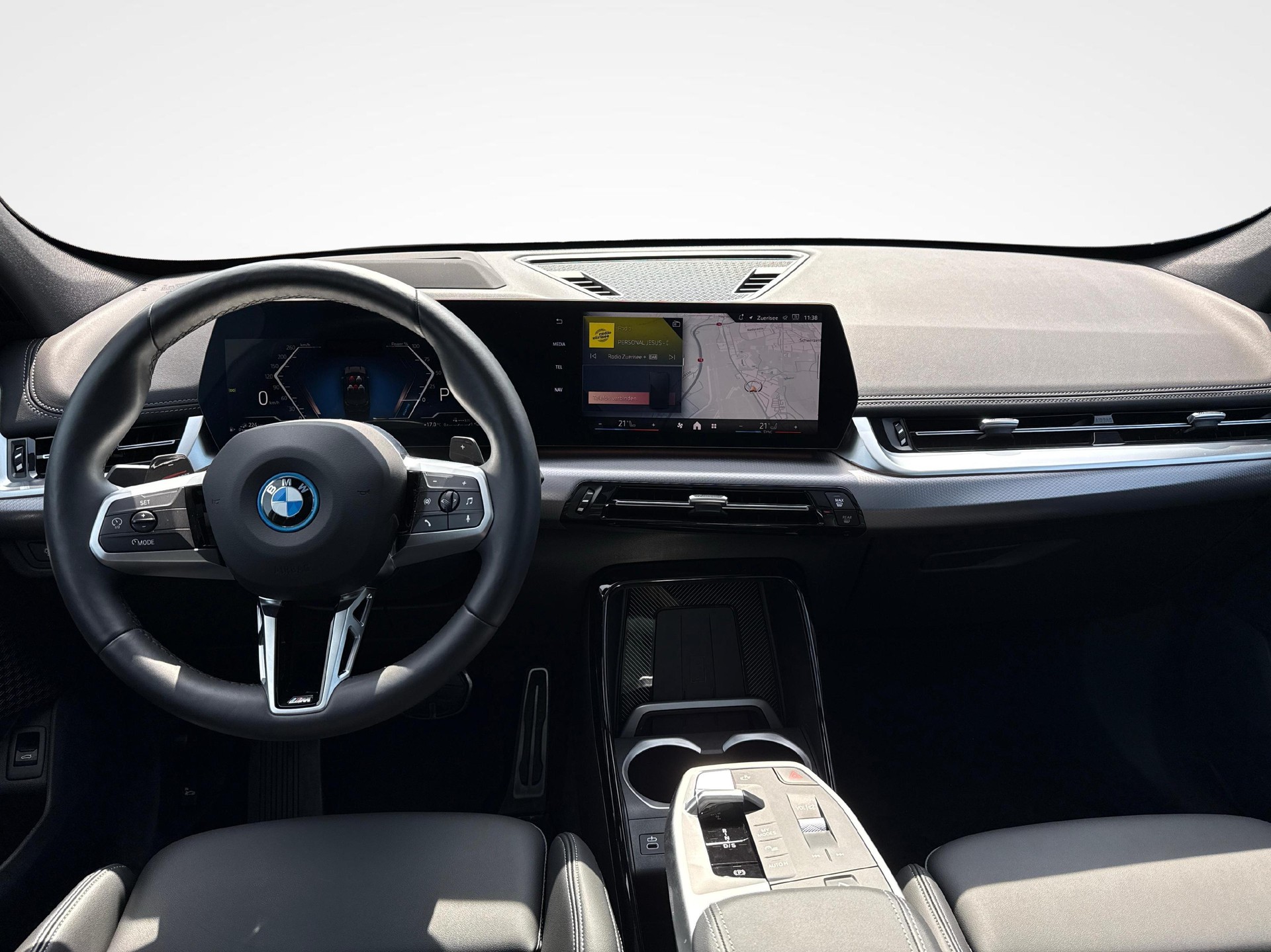 BMW X1 30e xDrive-image-12
