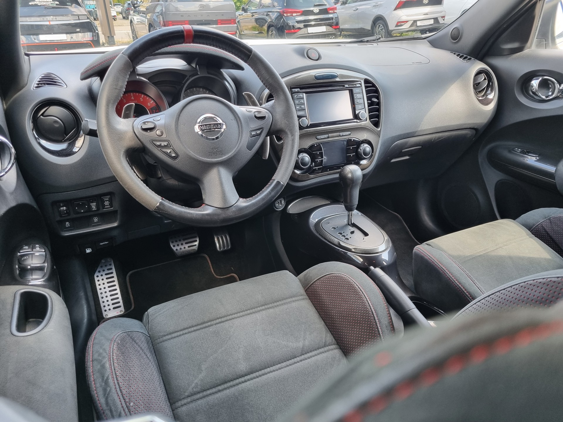 NISSAN Juke 1.6 DIG-T Nismo RS 4x4 Xtronic M-CVT-image-9