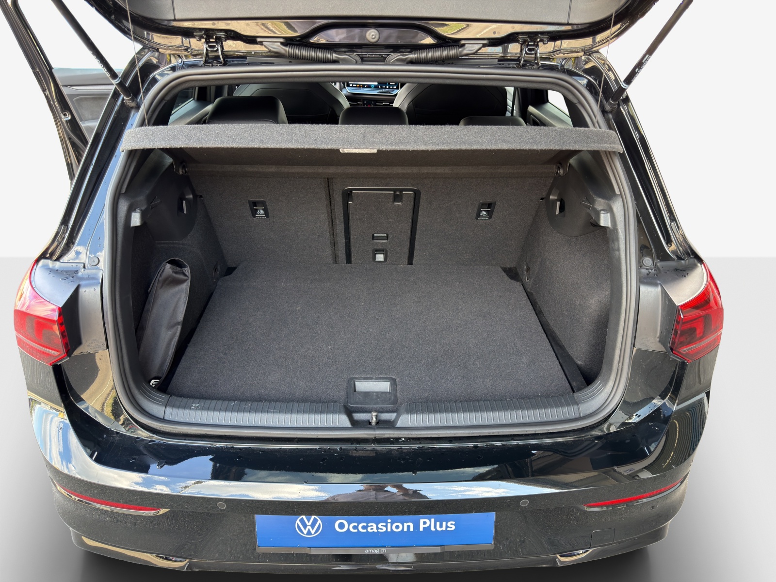 VW Golf 1.5 e TSI mHEV R-Line DSG-image-12