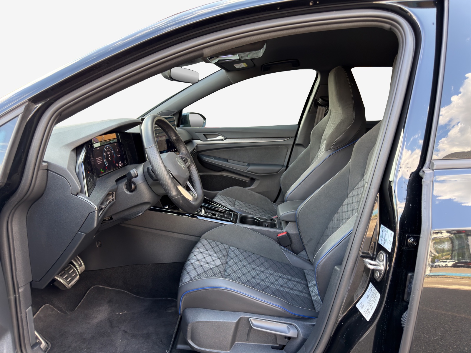VW Golf 1.5 e TSI mHEV R-Line DSG-image-7