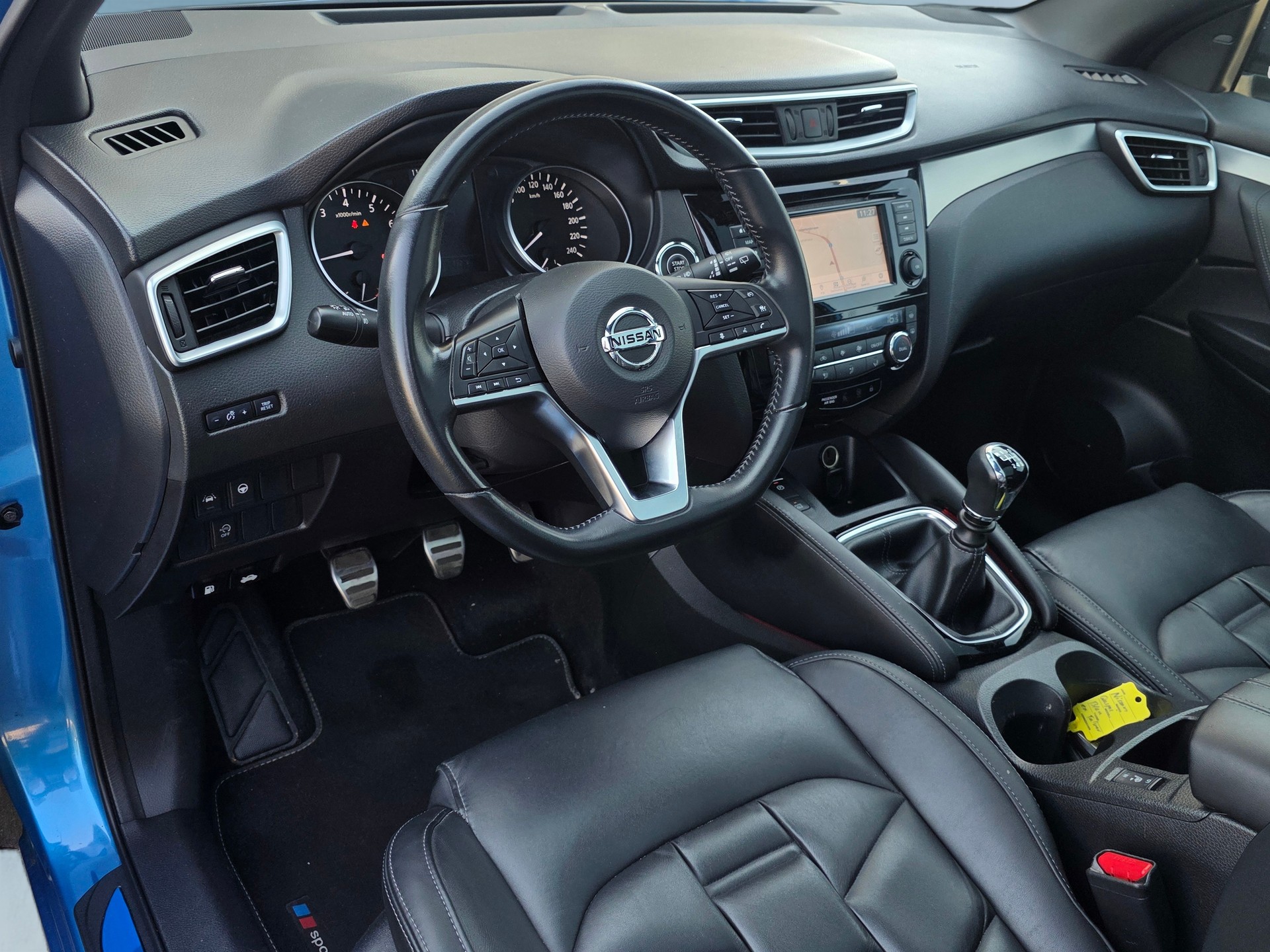 NISSAN Qashqai 1.3 DIG-T MHEV Visia * Vollausstattung * Anhängerkupplung * Panoramadach *-image-8