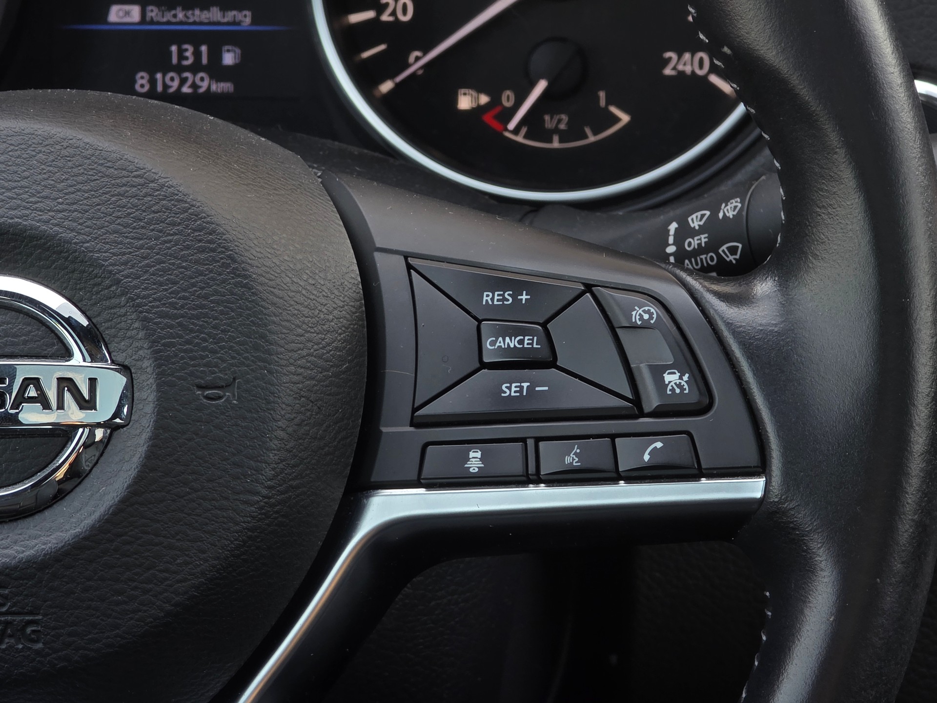 NISSAN Qashqai 1.3 DIG-T MHEV Visia * Vollausstattung * Anhängerkupplung * Panoramadach *-image-14