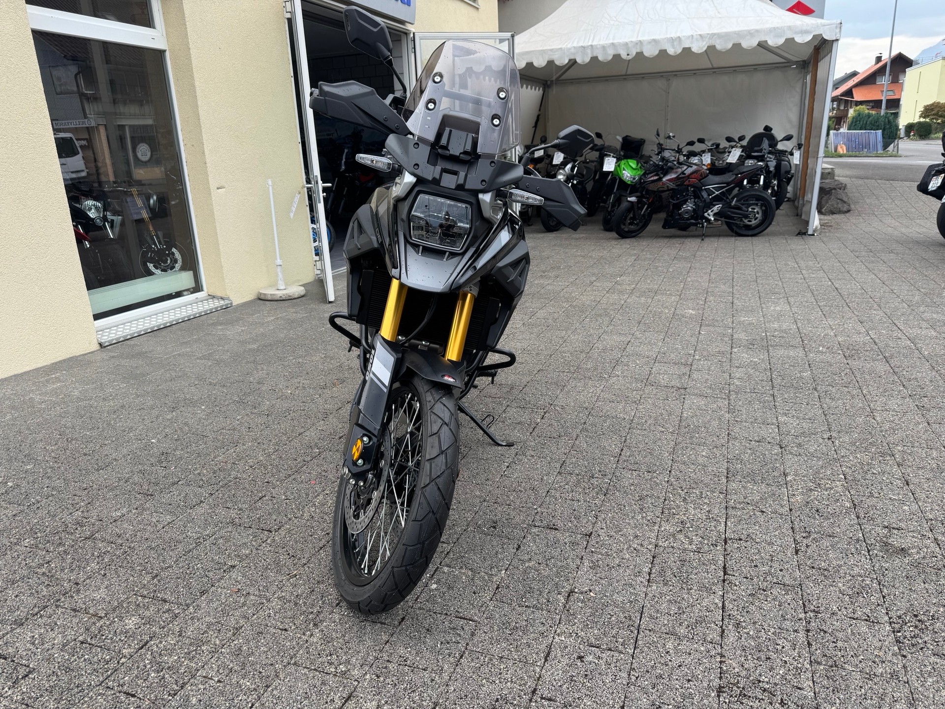 SUZUKI DL 1050 DE-image-1