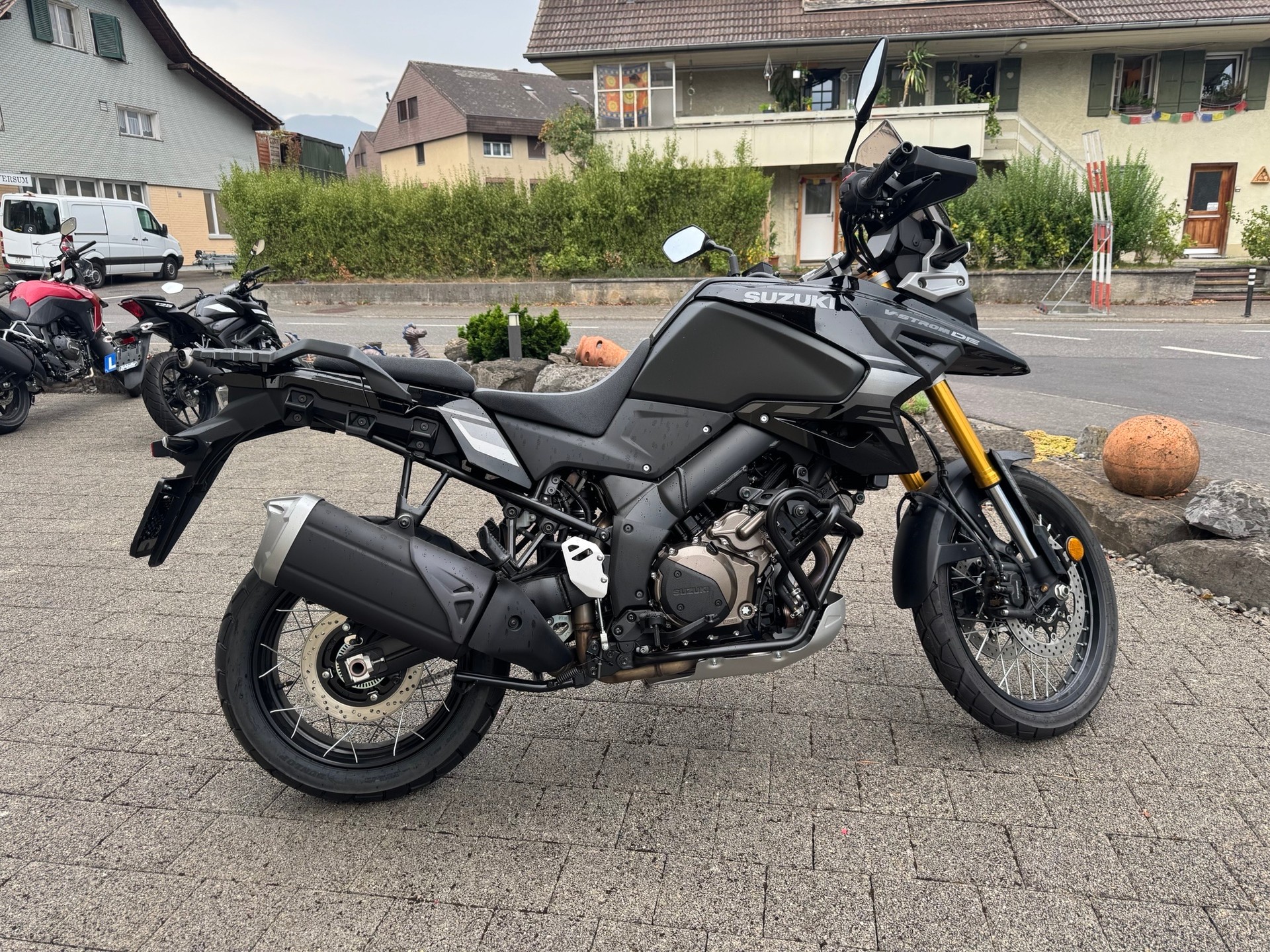 SUZUKI DL 1050 DE-image-2