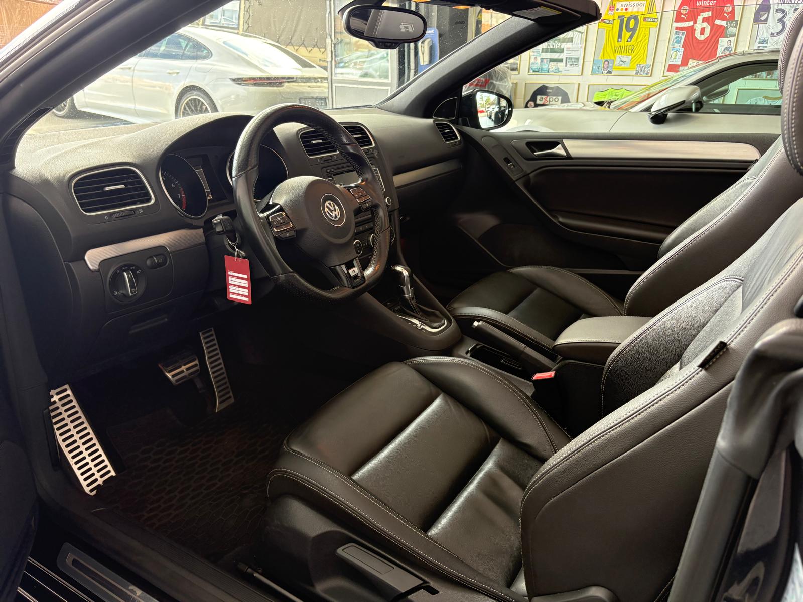VW Golf VI Cabriolet 2.0 TSI R DSG-image-19