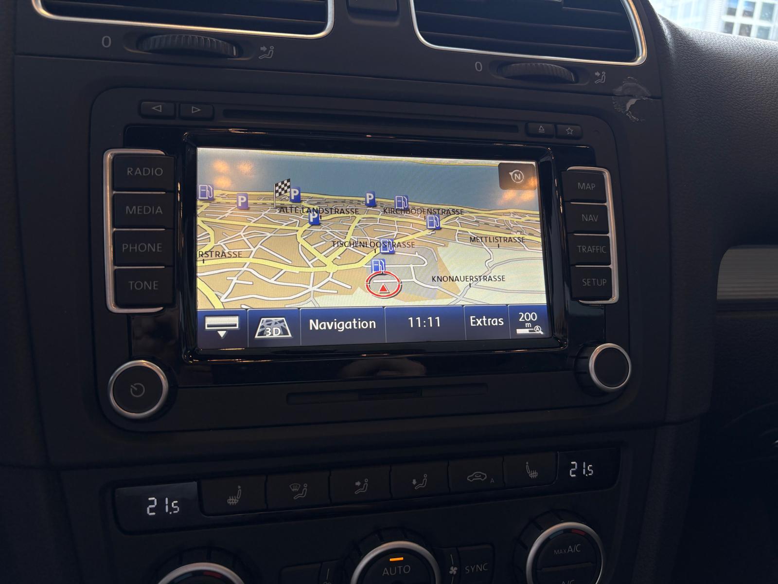 VW Golf VI Cabriolet 2.0 TSI R DSG-image-24