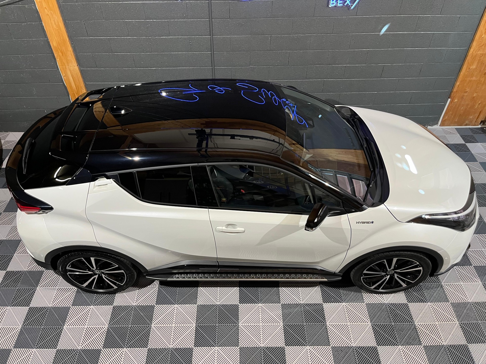 TOYOTA C-HR 2.0 HSD CVT GR Sport-showroom-element-1