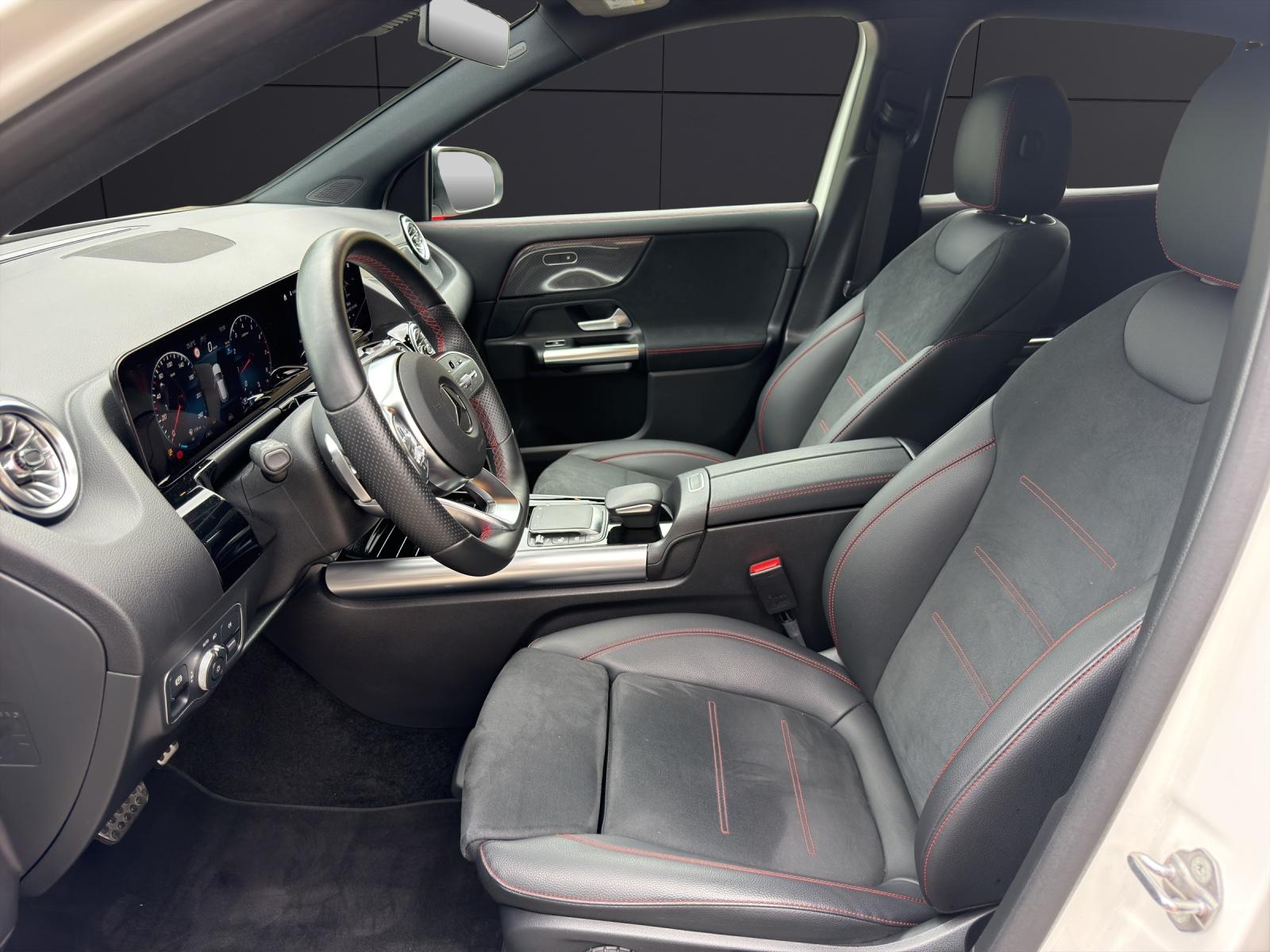 MERCEDES-BENZ GLA 250 AMG Line 4matic-showroom-element-1