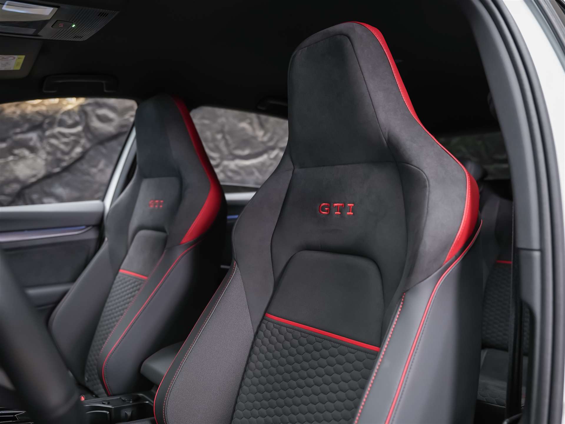 VW Golf 2.0 TSI GTI Clubsport DSG *Facelift*Matrix LED*Lenkradheizung*-image-9