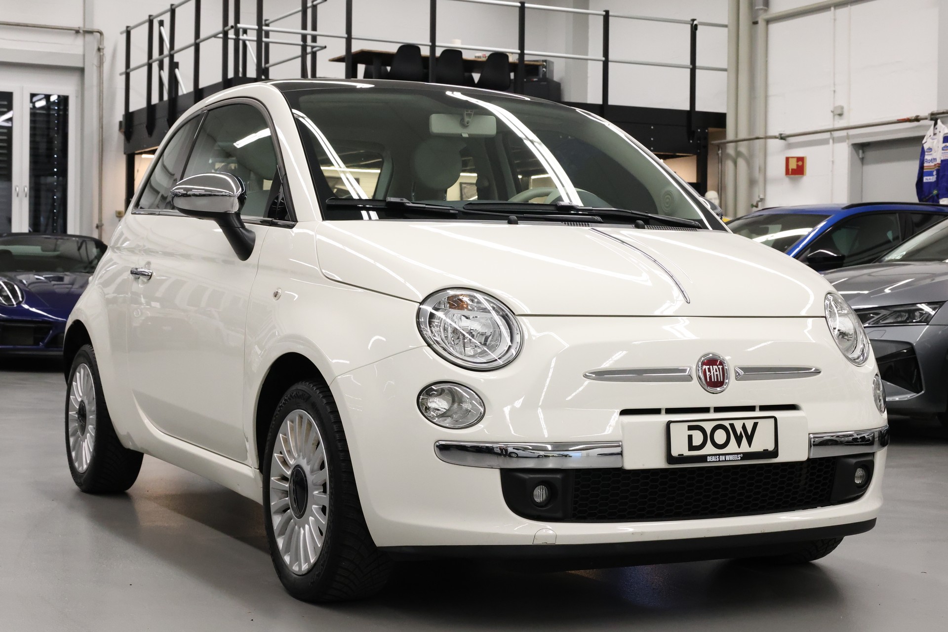 FIAT 500 1.2 Lounge-showroom-element-1