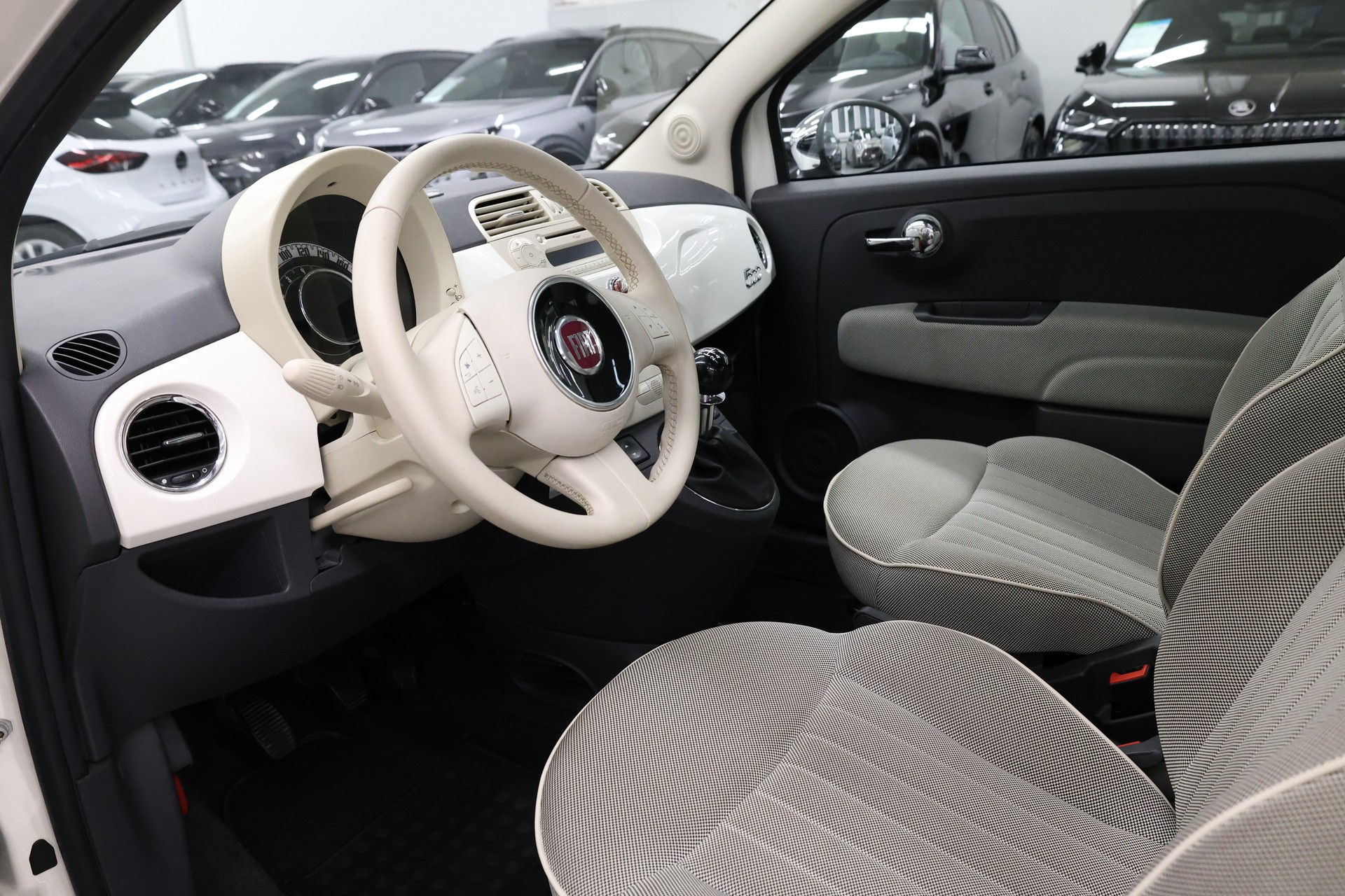 FIAT 500 1.2 Lounge-image-13