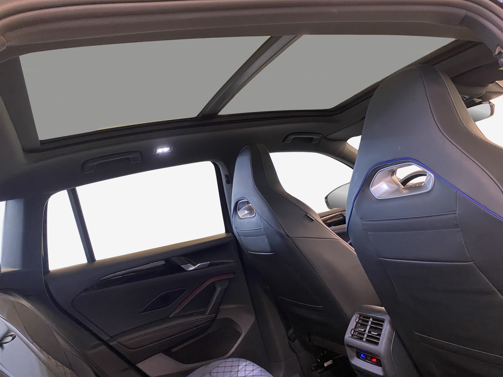 VW Tiguan 2.0 TSI DSG R-Line 4Motion-image-14