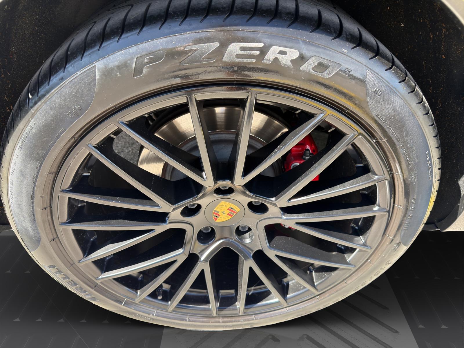 PORSCHE Cayenne GTS Coupé-image-22