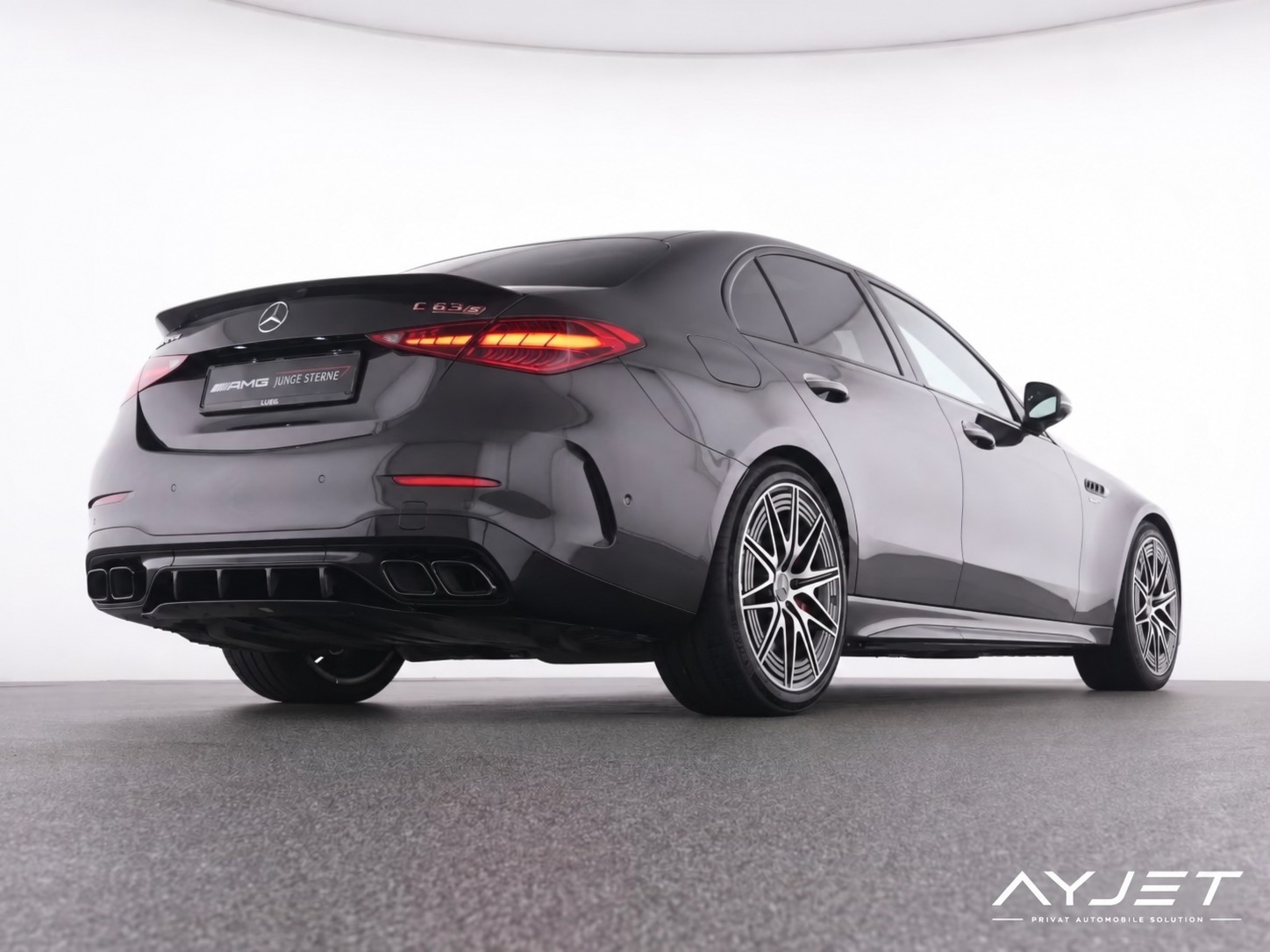 MERCEDES-BENZ C 63 S AMG E Performance 4 Matic Executive Edition-showroom-element-1