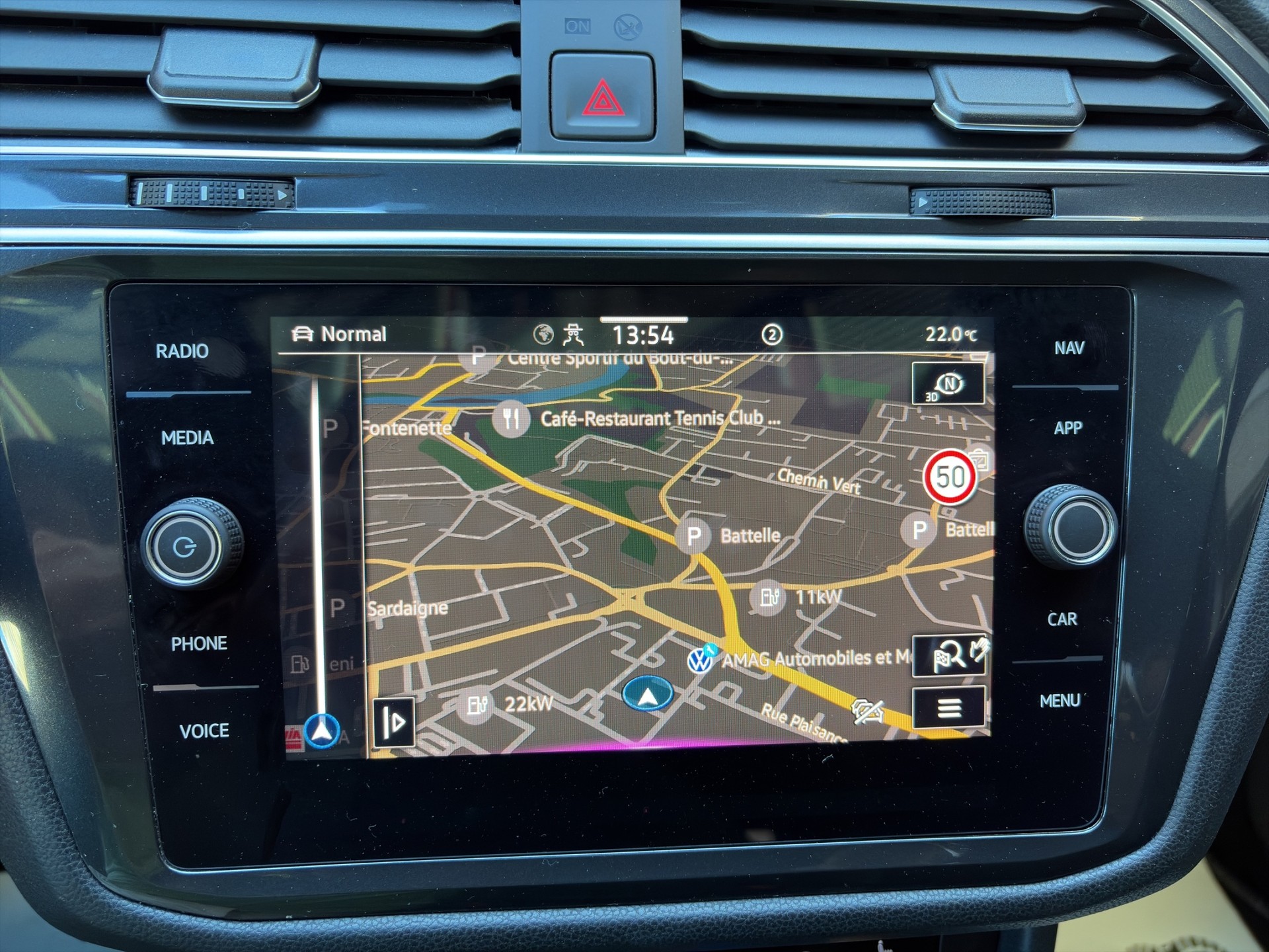 VW Tiguan Allspace 2.0 TDI SCR R-Line 4Motion DSG-image-25