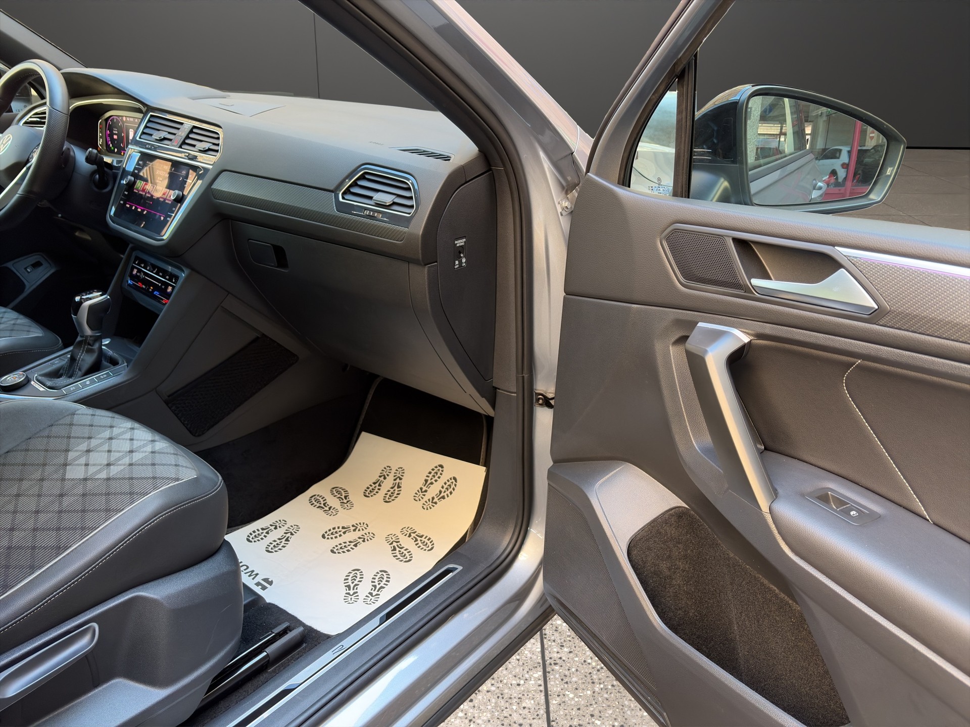VW Tiguan Allspace 2.0 TDI SCR R-Line 4Motion DSG-image-10