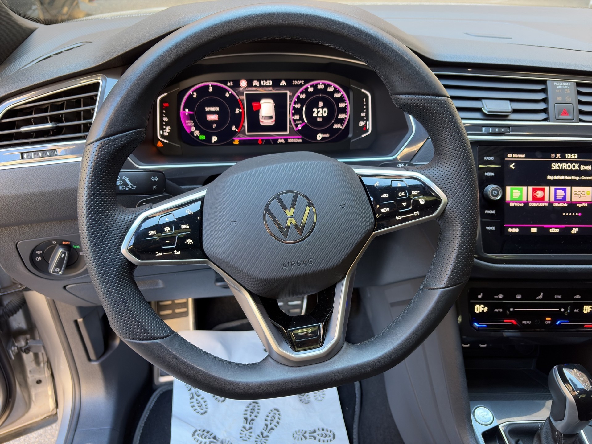 VW Tiguan Allspace 2.0 TDI SCR R-Line 4Motion DSG-image-20