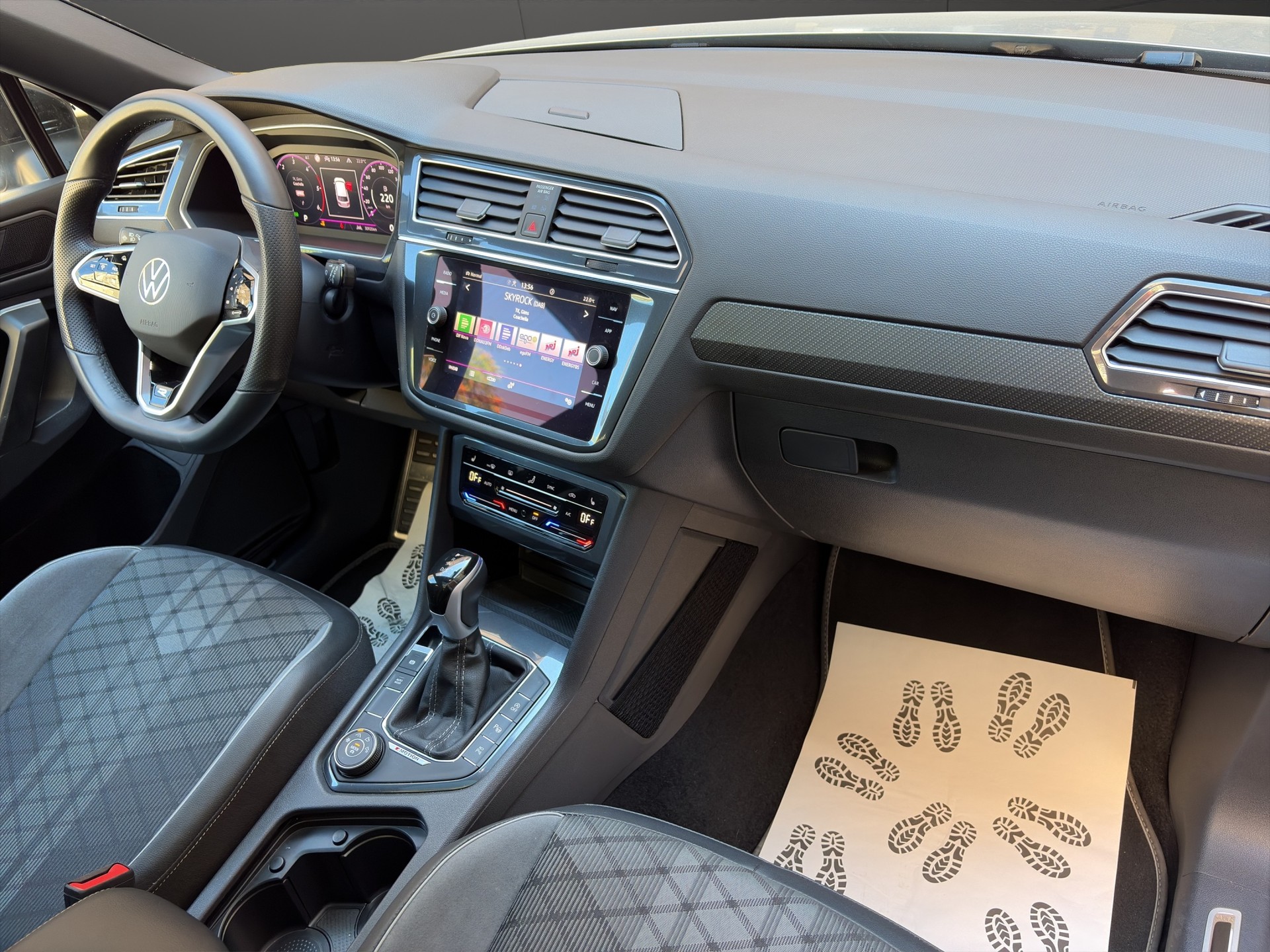 VW Tiguan Allspace 2.0 TDI SCR R-Line 4Motion DSG-image-18