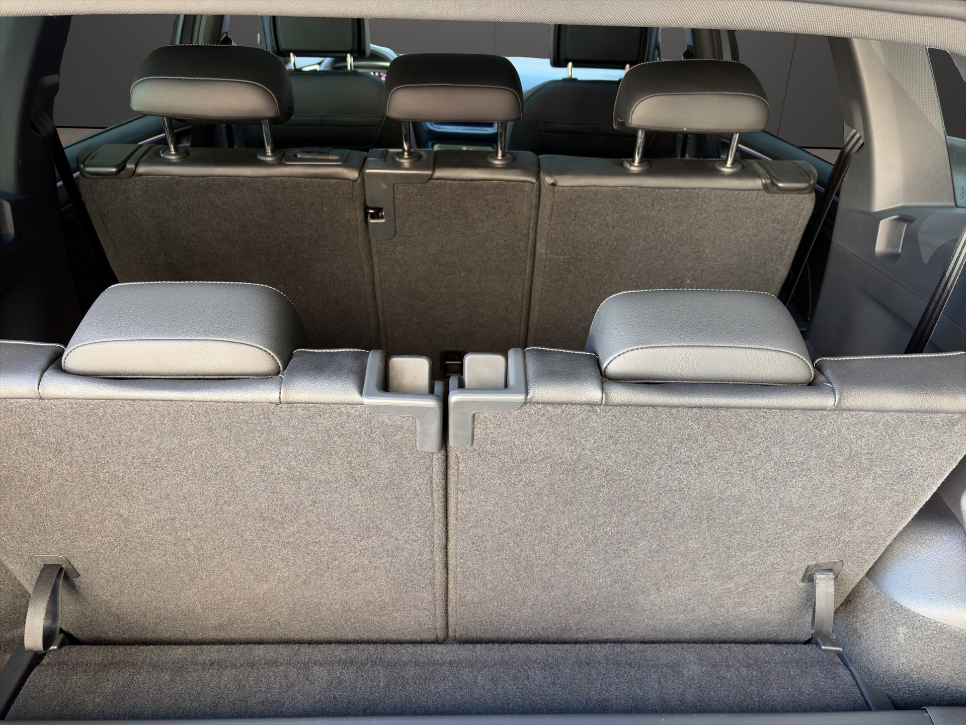 VW Tiguan Allspace 2.0 TDI SCR R-Line 4Motion DSG-image-16