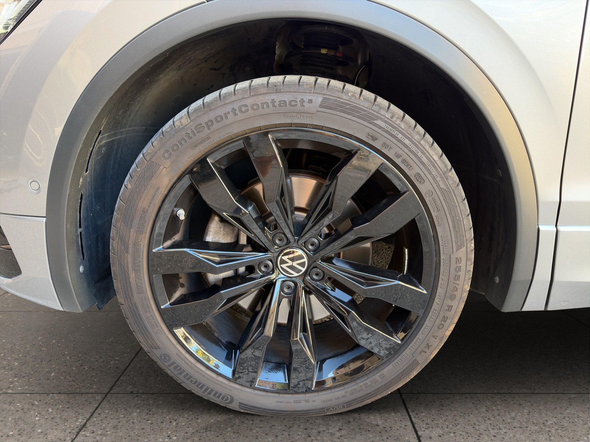 VW Tiguan Allspace 2.0 TDI SCR R-Line 4Motion DSG-image-8